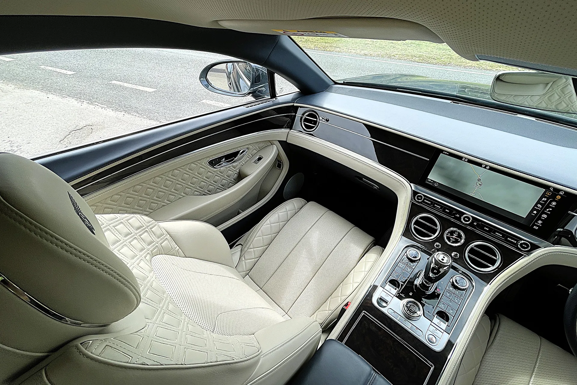 Bentley CONTINENTAL GT thumbnail image number 32