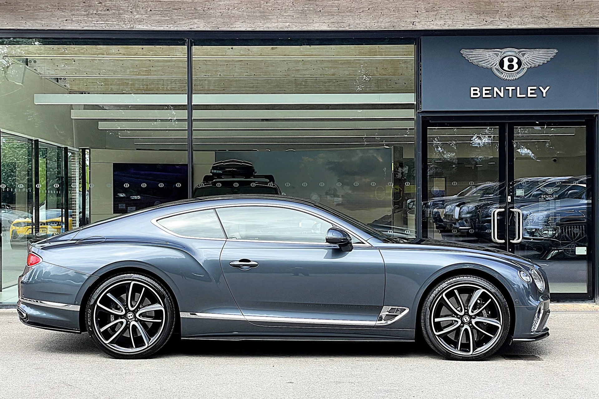 Bentley CONTINENTAL GT thumbnail image number 2