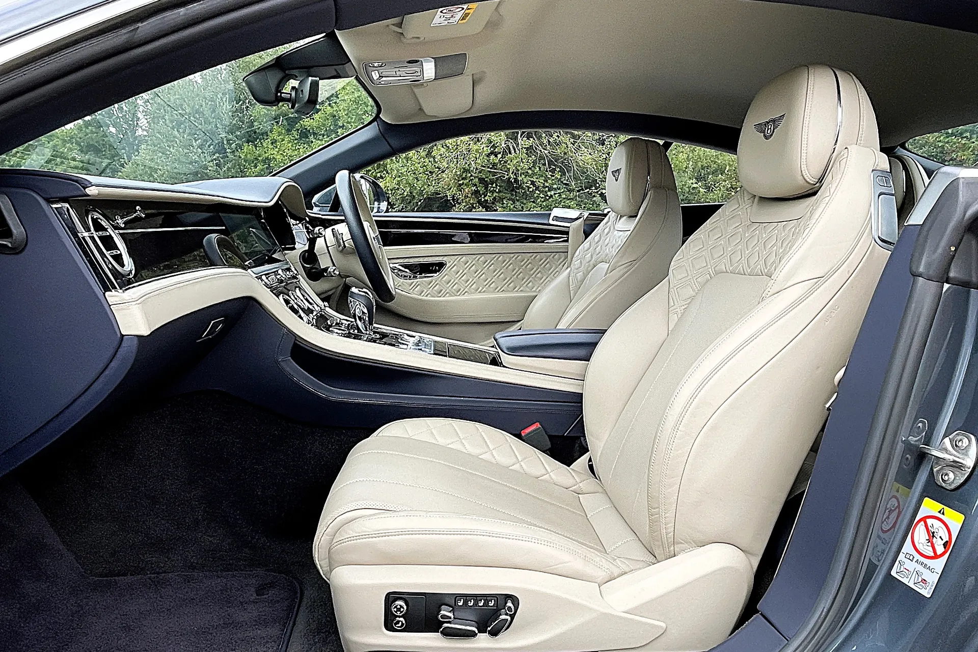 Bentley CONTINENTAL GT thumbnail image number 19