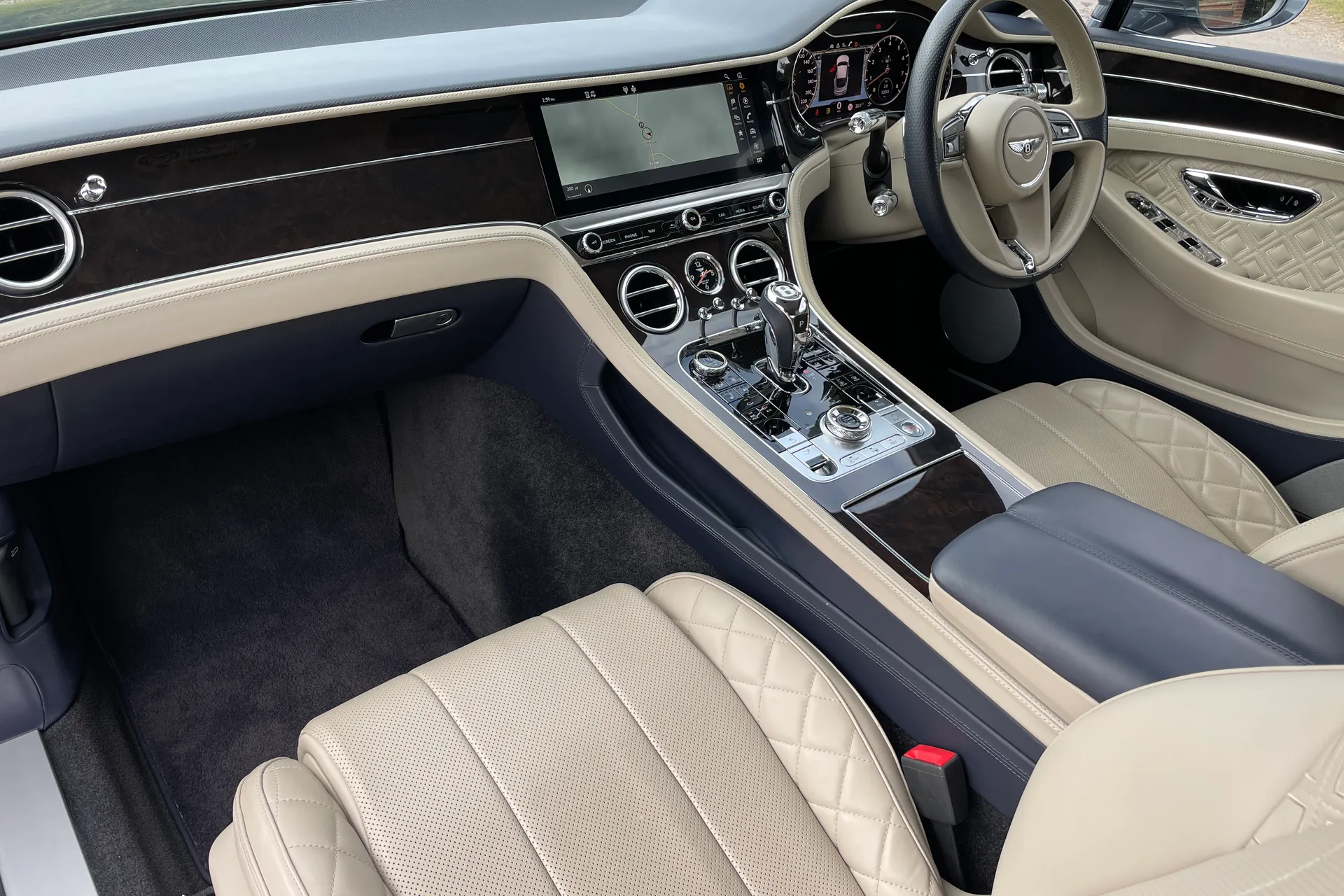 Bentley CONTINENTAL GT thumbnail image number 44