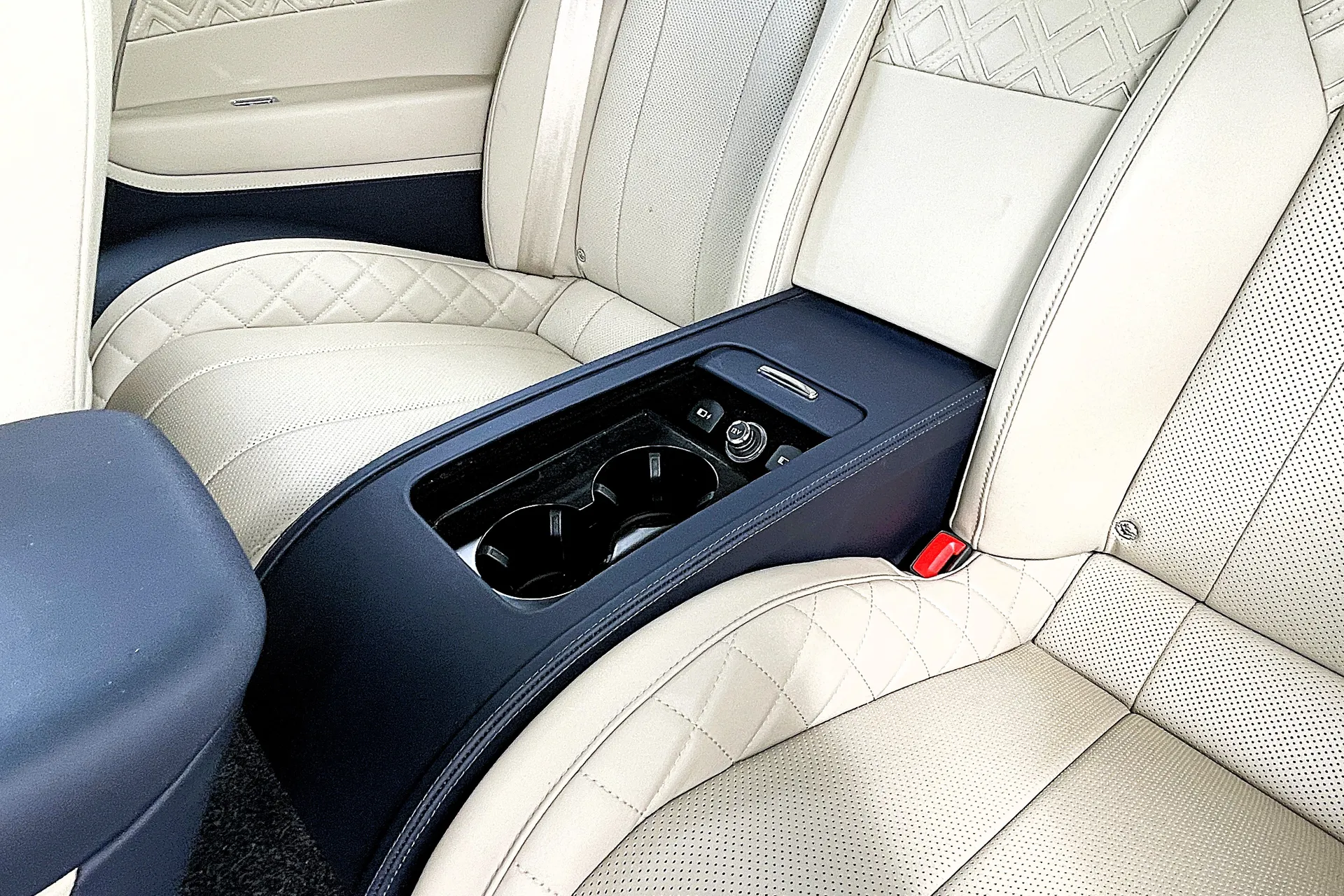 Bentley CONTINENTAL GT thumbnail image number 20