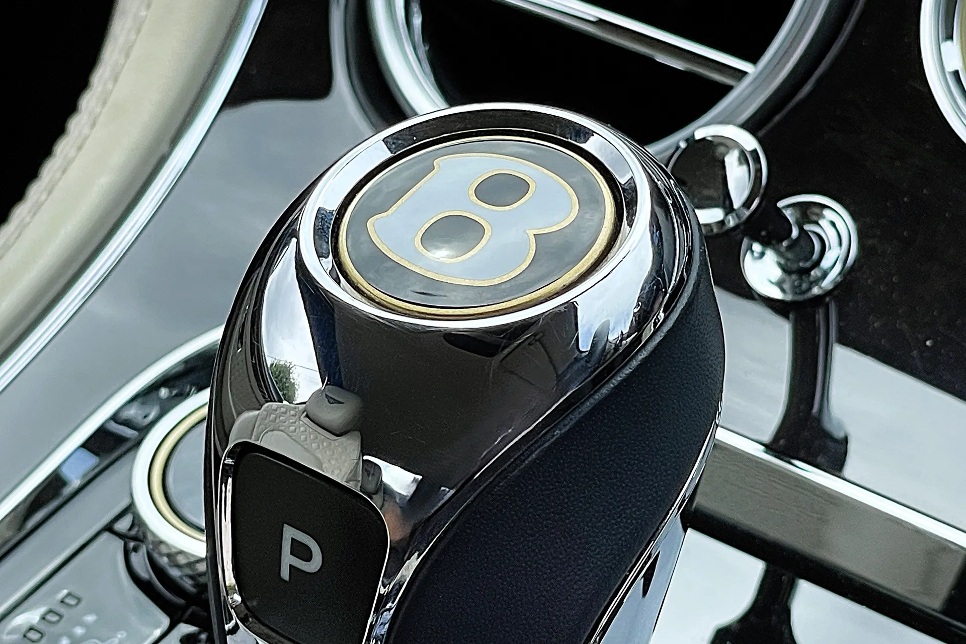 Bentley CONTINENTAL GT thumbnail image number 33