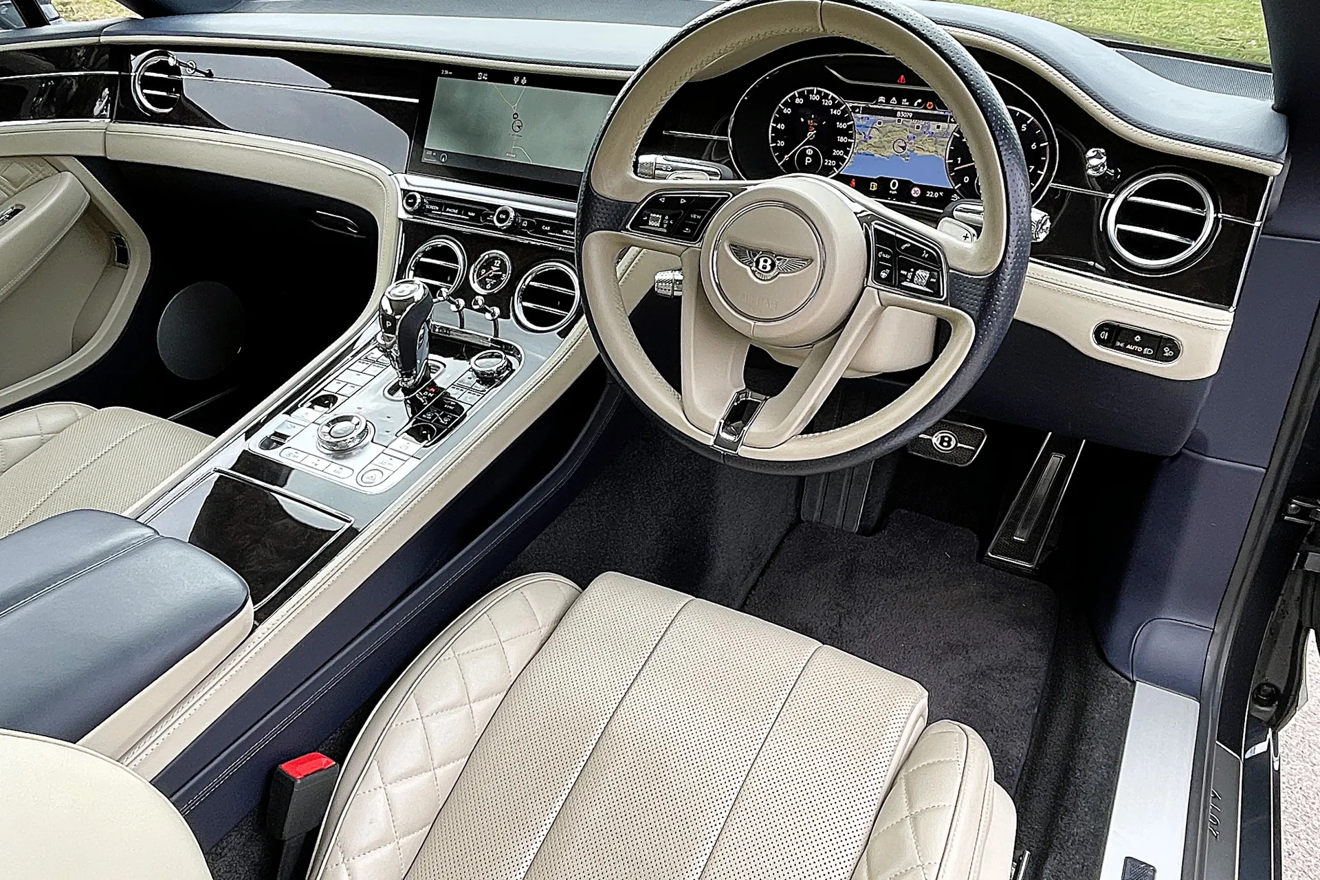 Bentley CONTINENTAL GT thumbnail image number 26