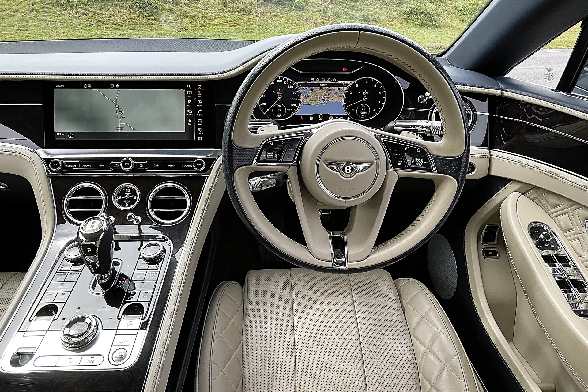 Bentley CONTINENTAL GT thumbnail image number 30