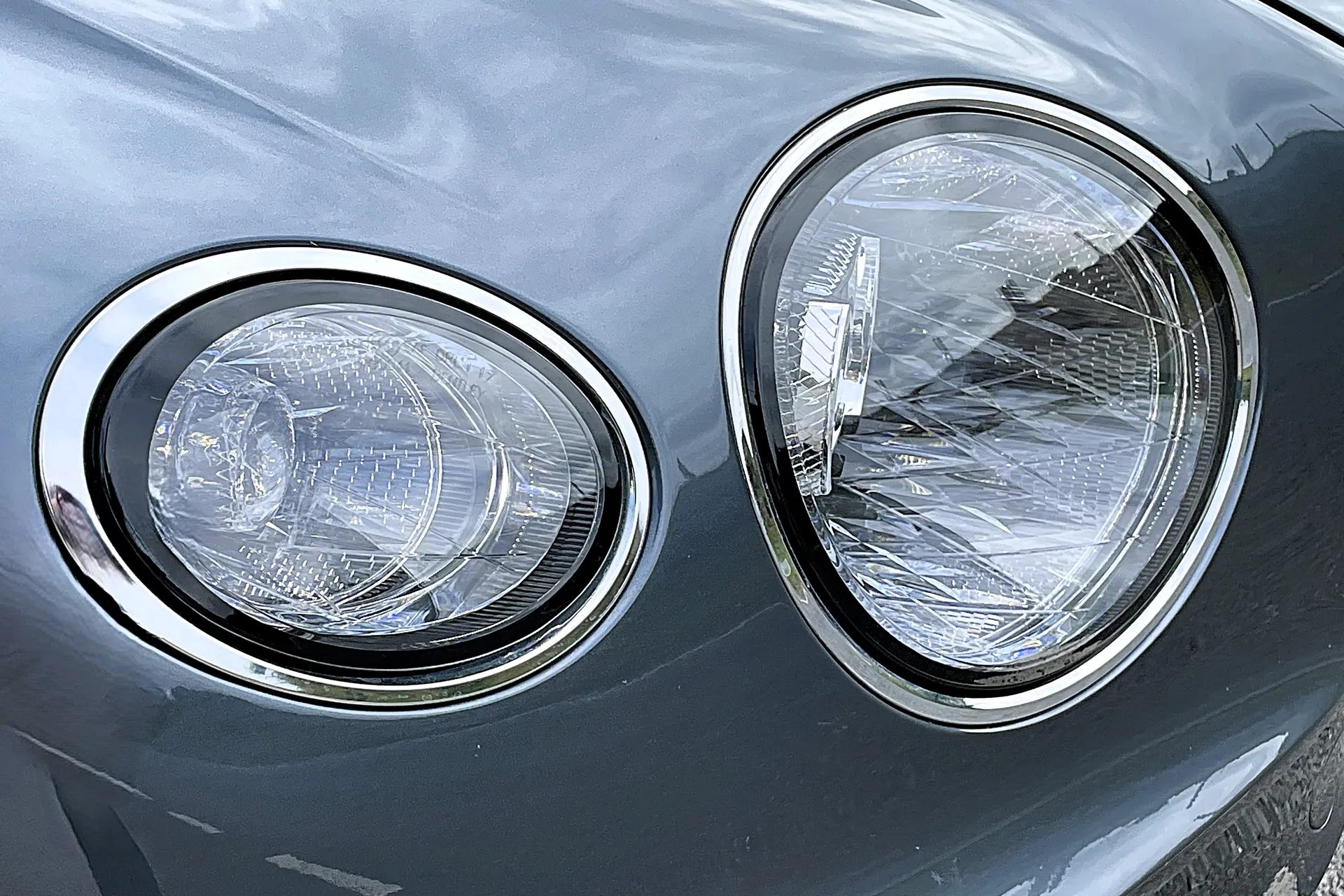 Bentley CONTINENTAL GT thumbnail image number 25