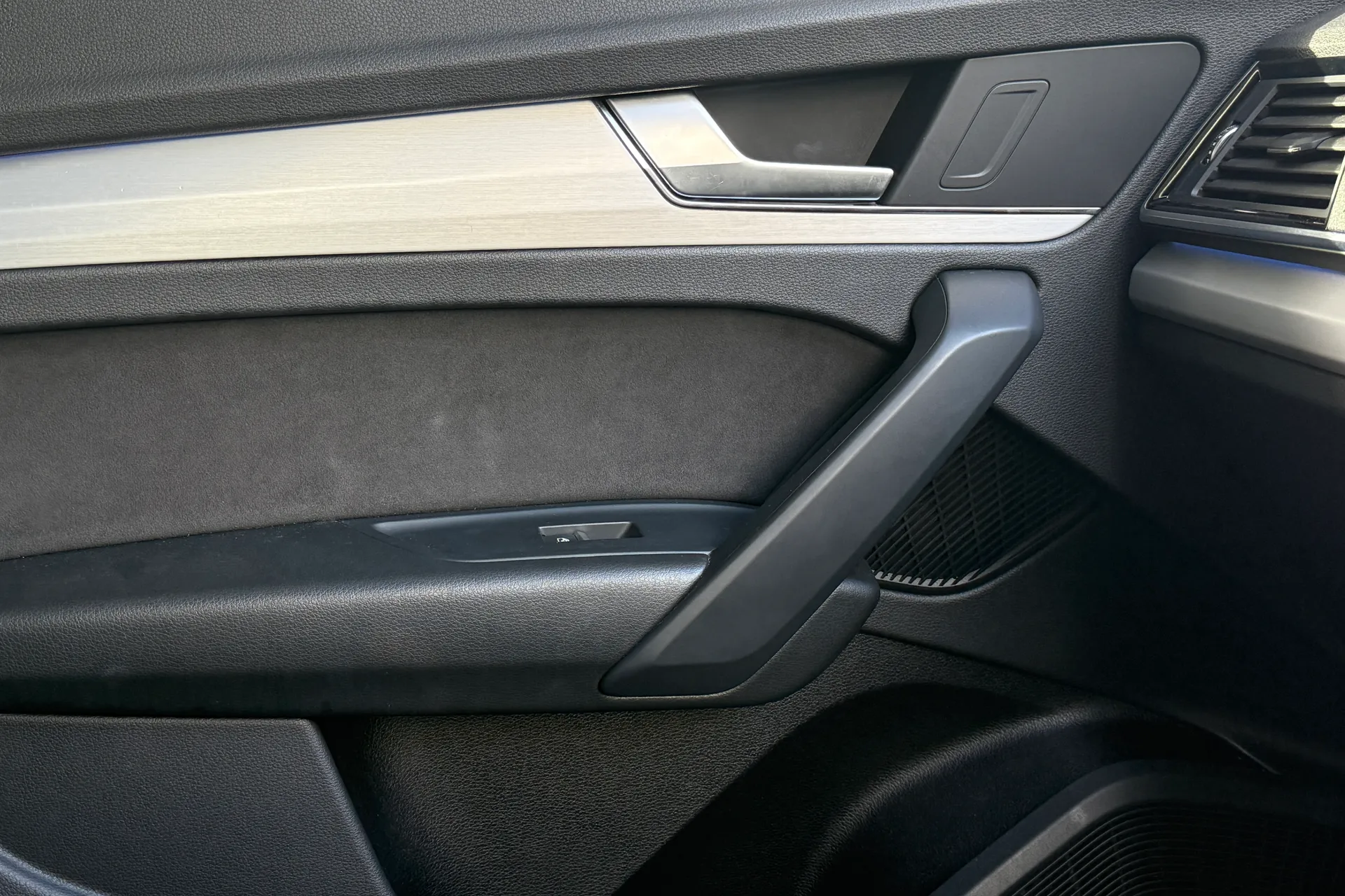 Audi Q5 thumbnail image number 34