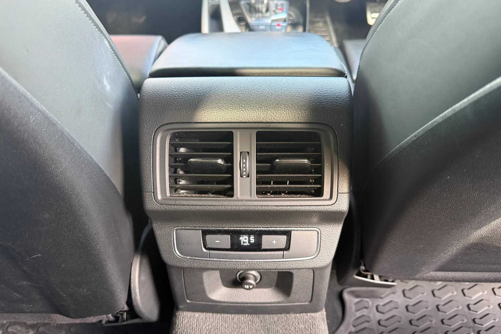 Audi Q5 thumbnail image number 43