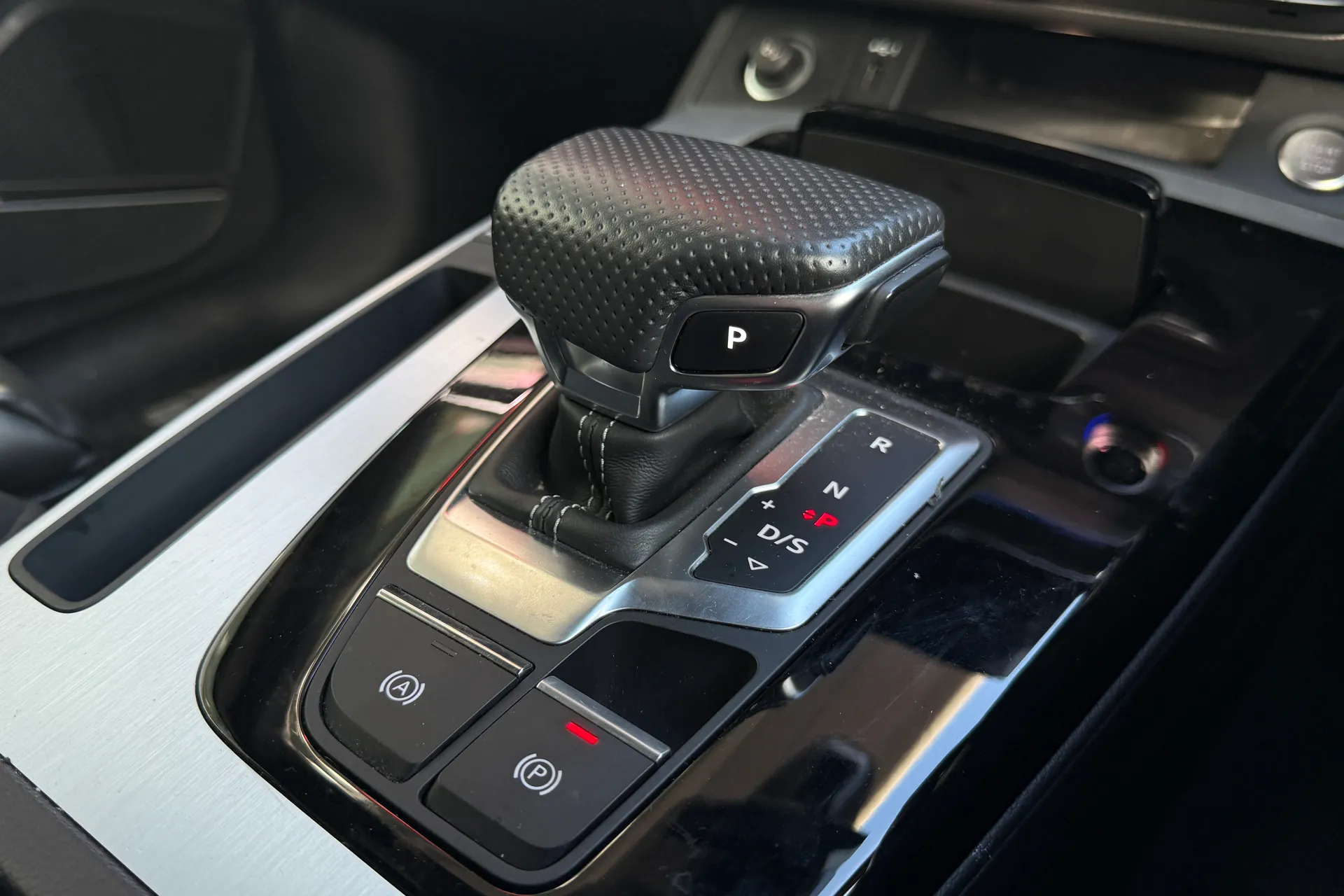 Audi Q5 thumbnail image number 28