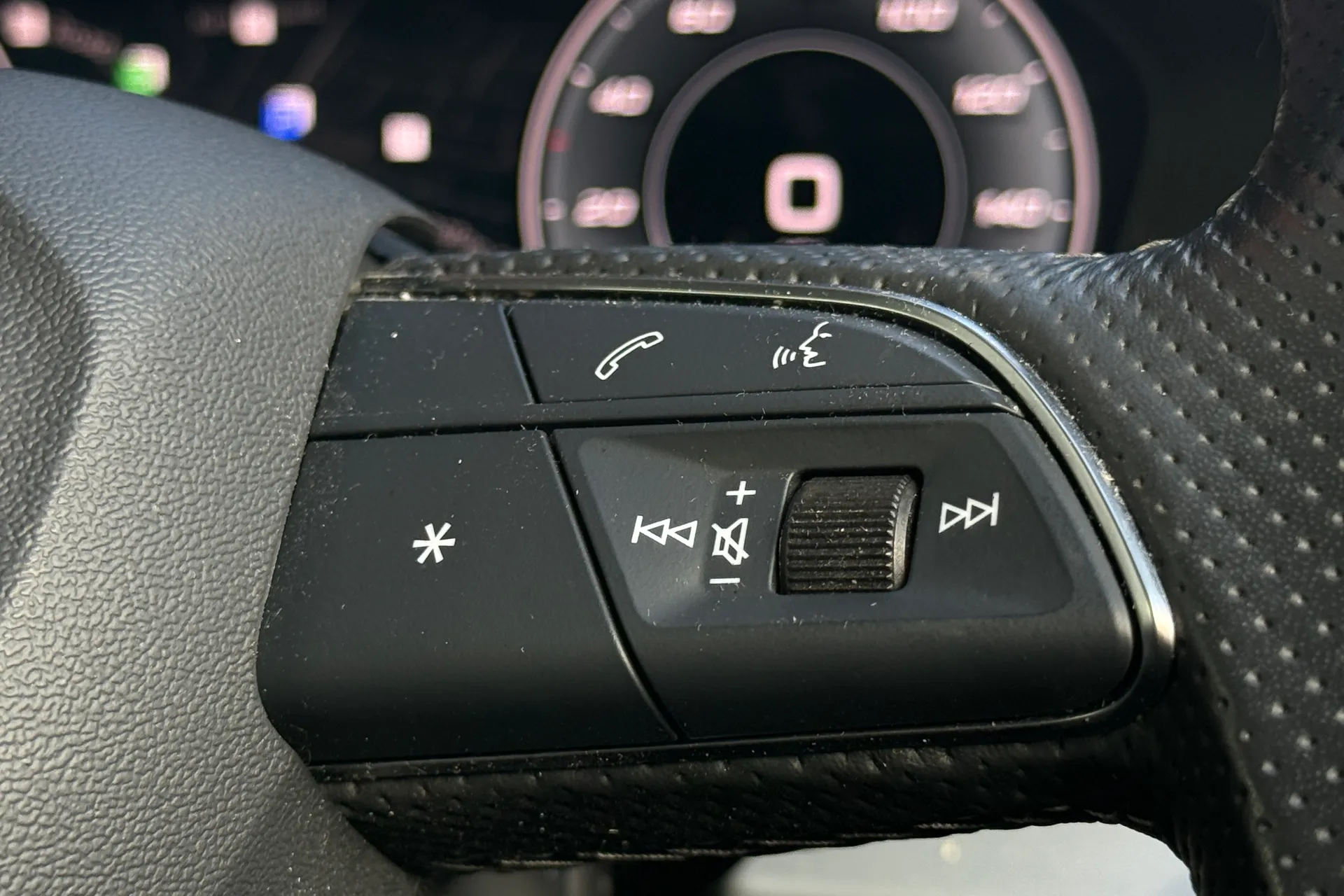 Audi Q5 thumbnail image number 15