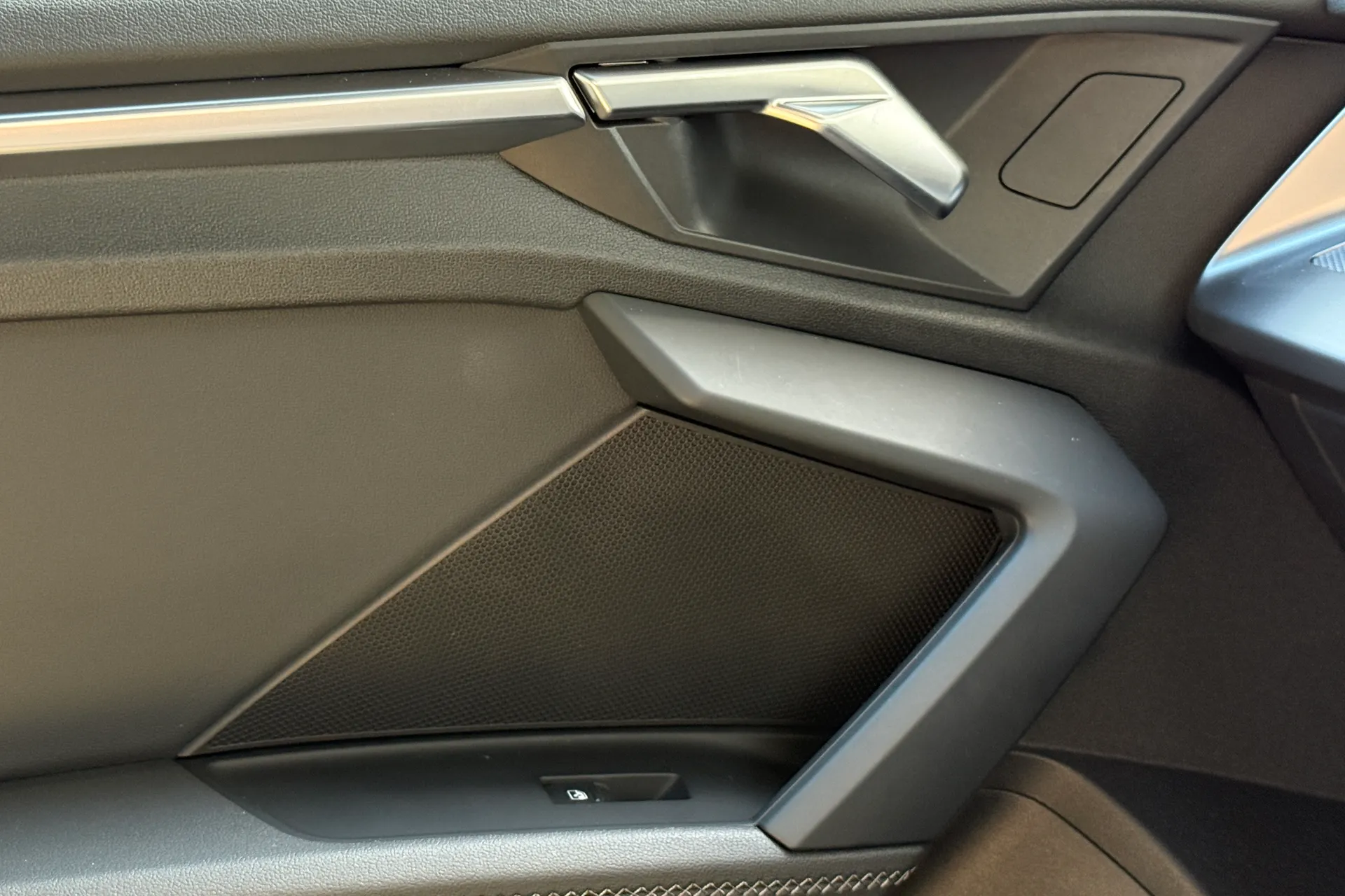 Audi A3 thumbnail image number 25