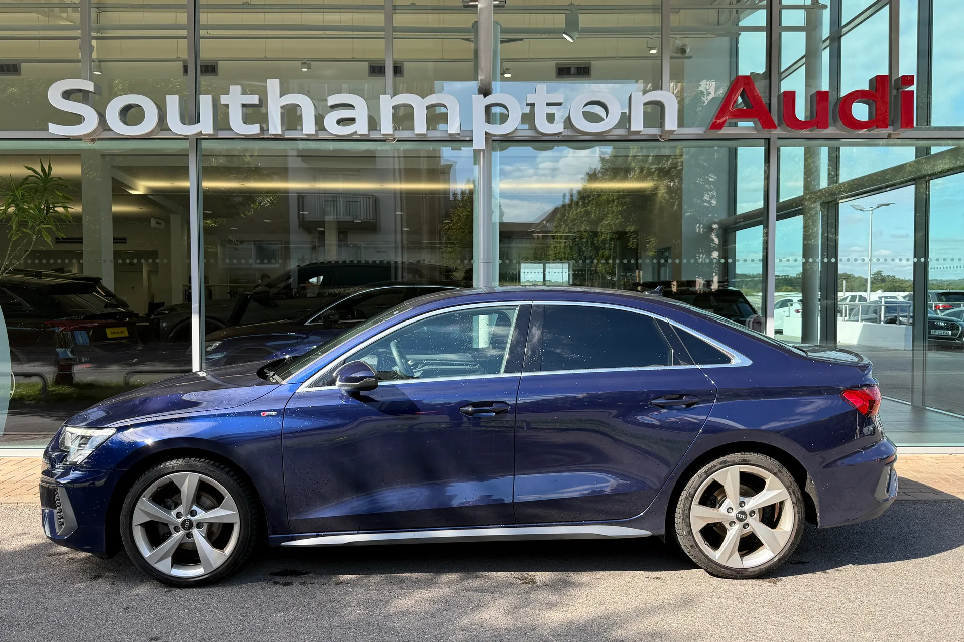 Audi A3 thumbnail image number 43