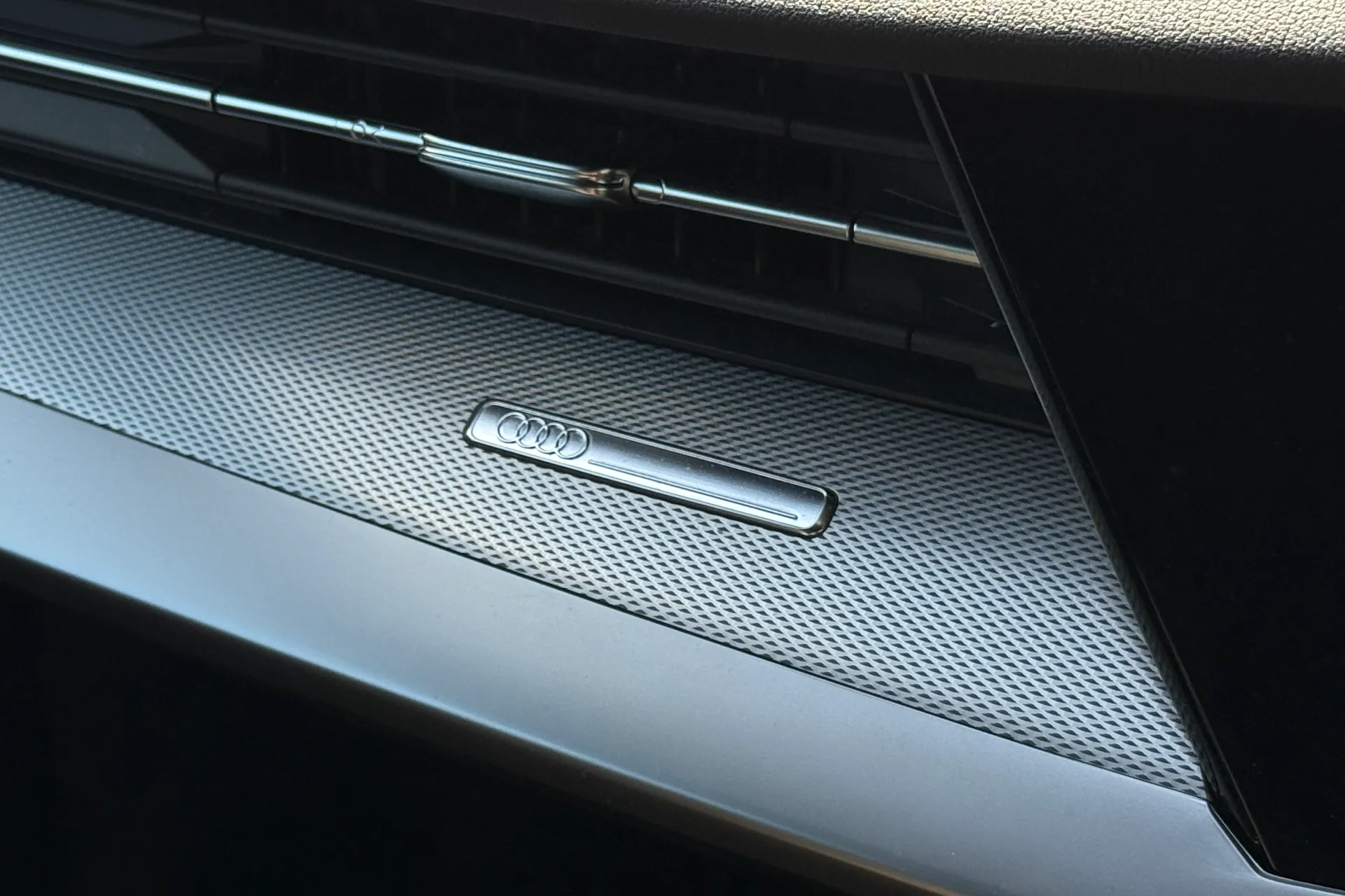 Audi A3 thumbnail image number 18