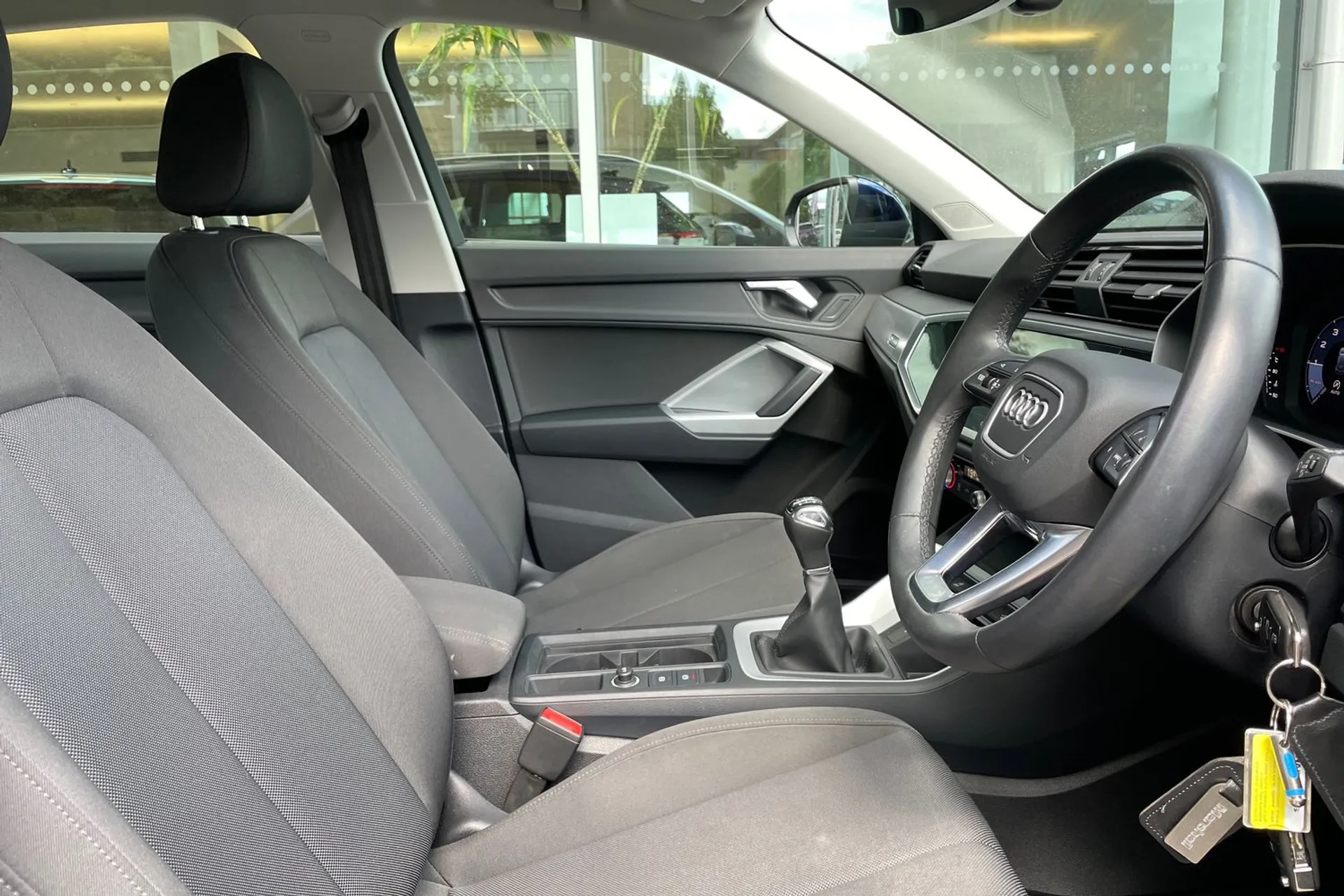 Audi Q3 thumbnail image number 24