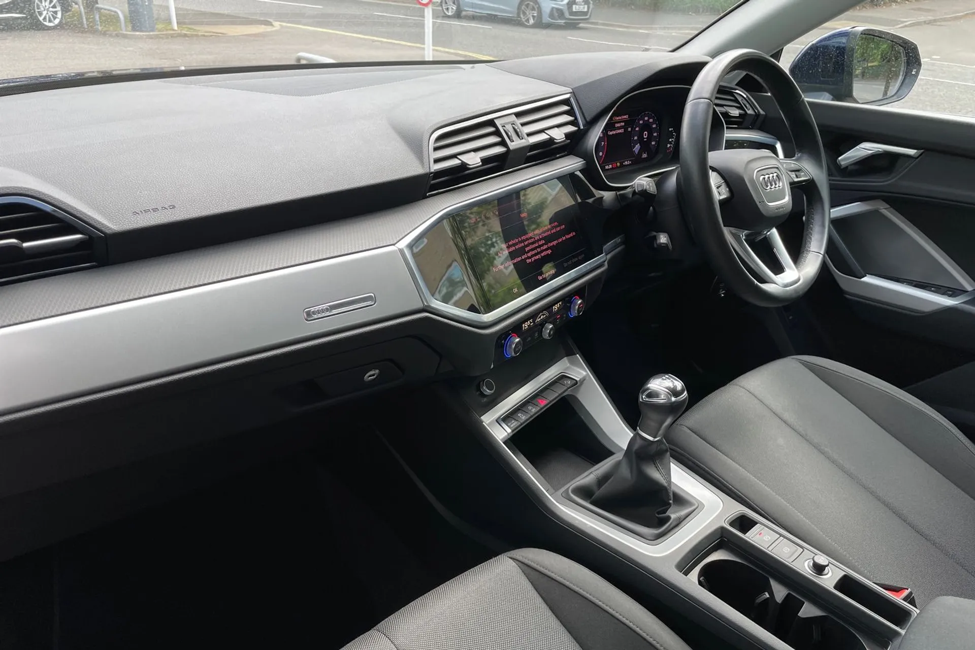 Audi Q3 thumbnail image number 26
