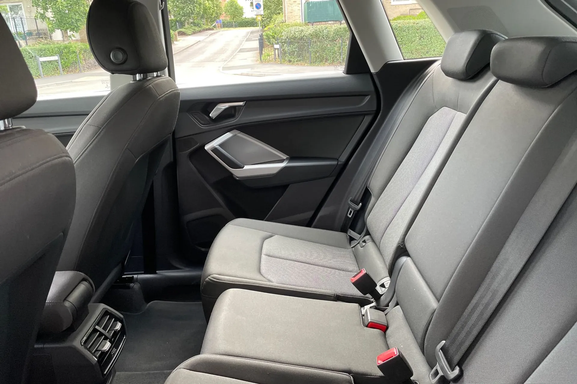 Audi Q3 thumbnail image number 29