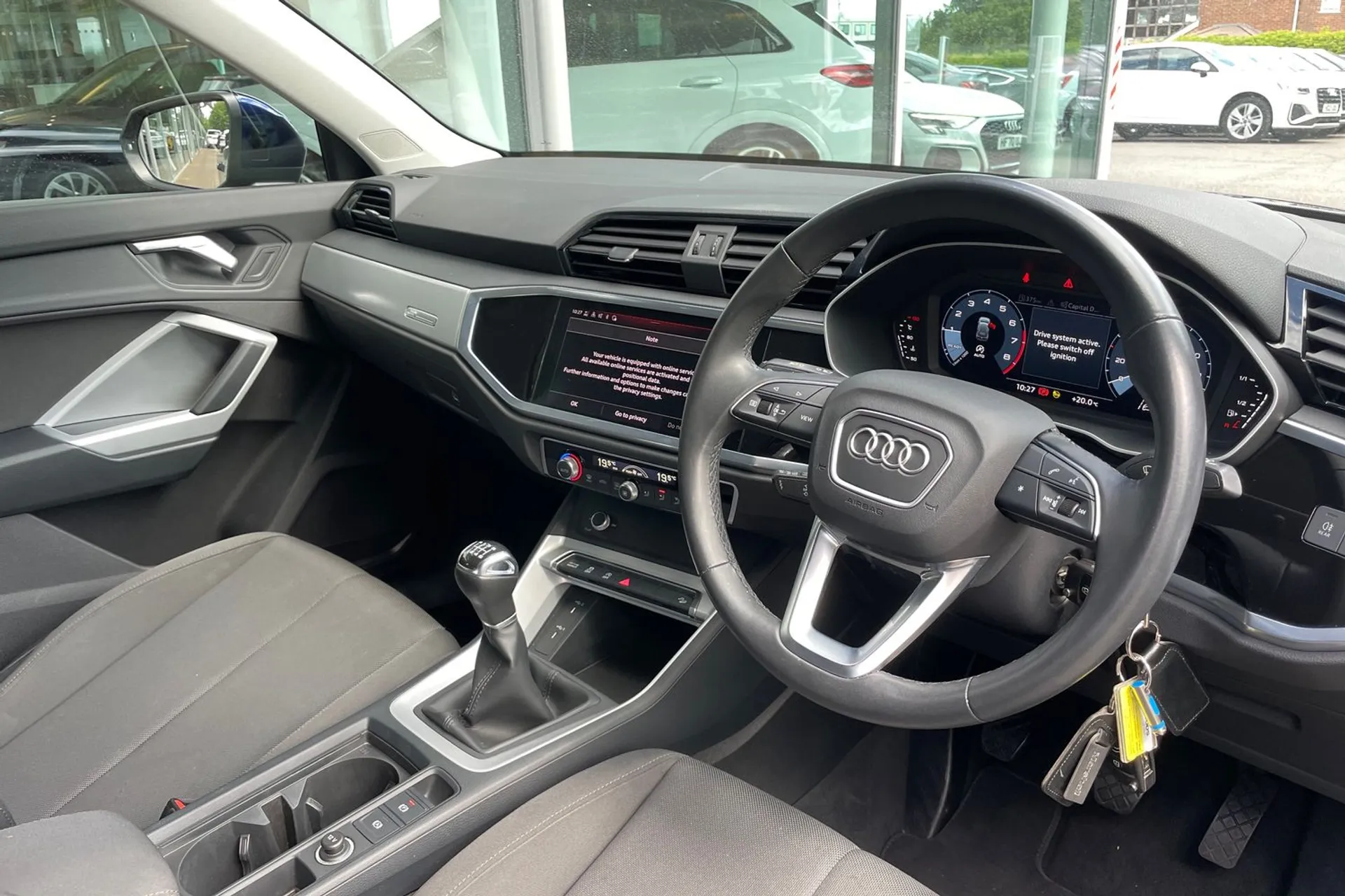 Audi Q3 thumbnail image number 25