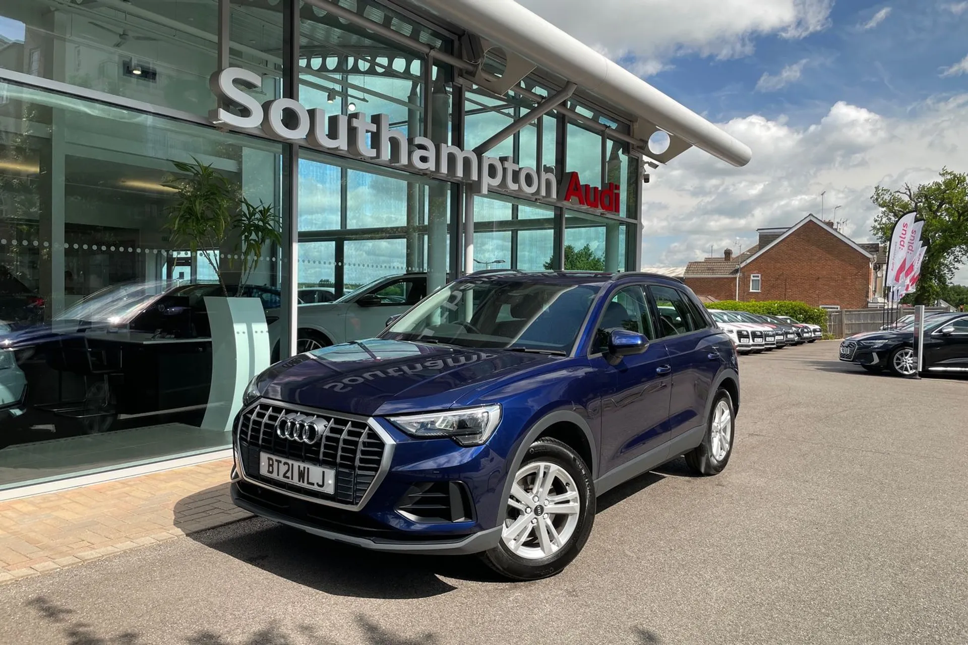 Audi Q3 thumbnail image number 9