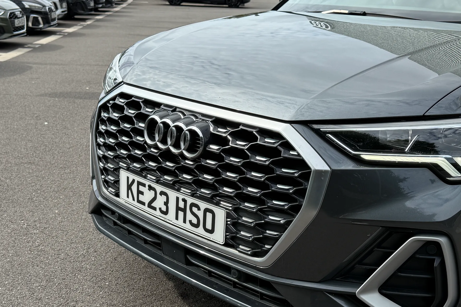 Audi Q3 thumbnail image number 27