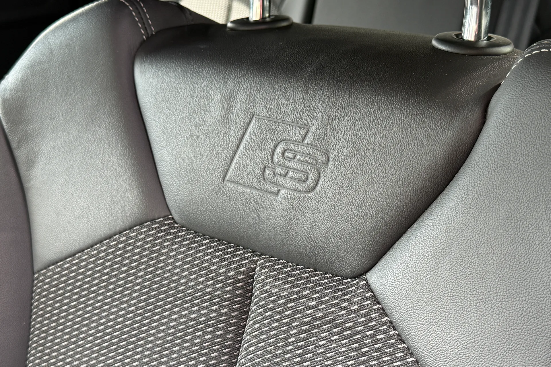 Audi Q3 thumbnail image number 33
