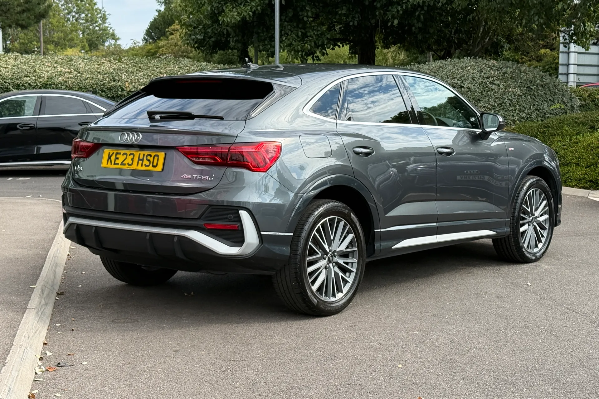 Audi Q3 thumbnail image number 20