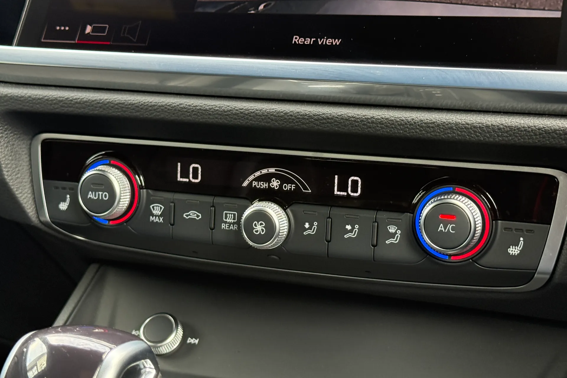 Audi Q3 thumbnail image number 34