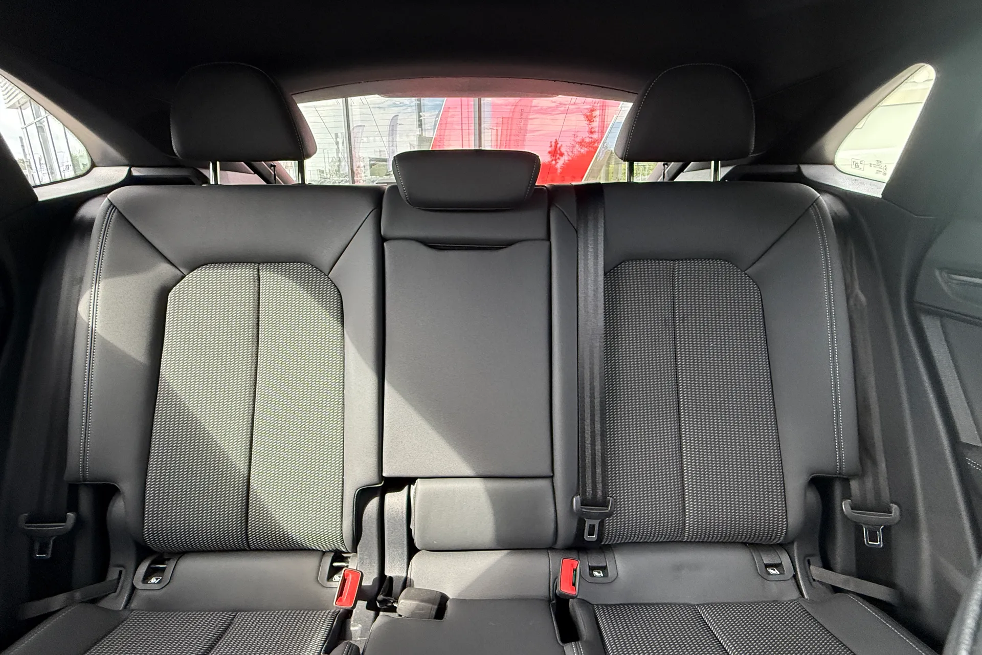 Audi Q3 thumbnail image number 37