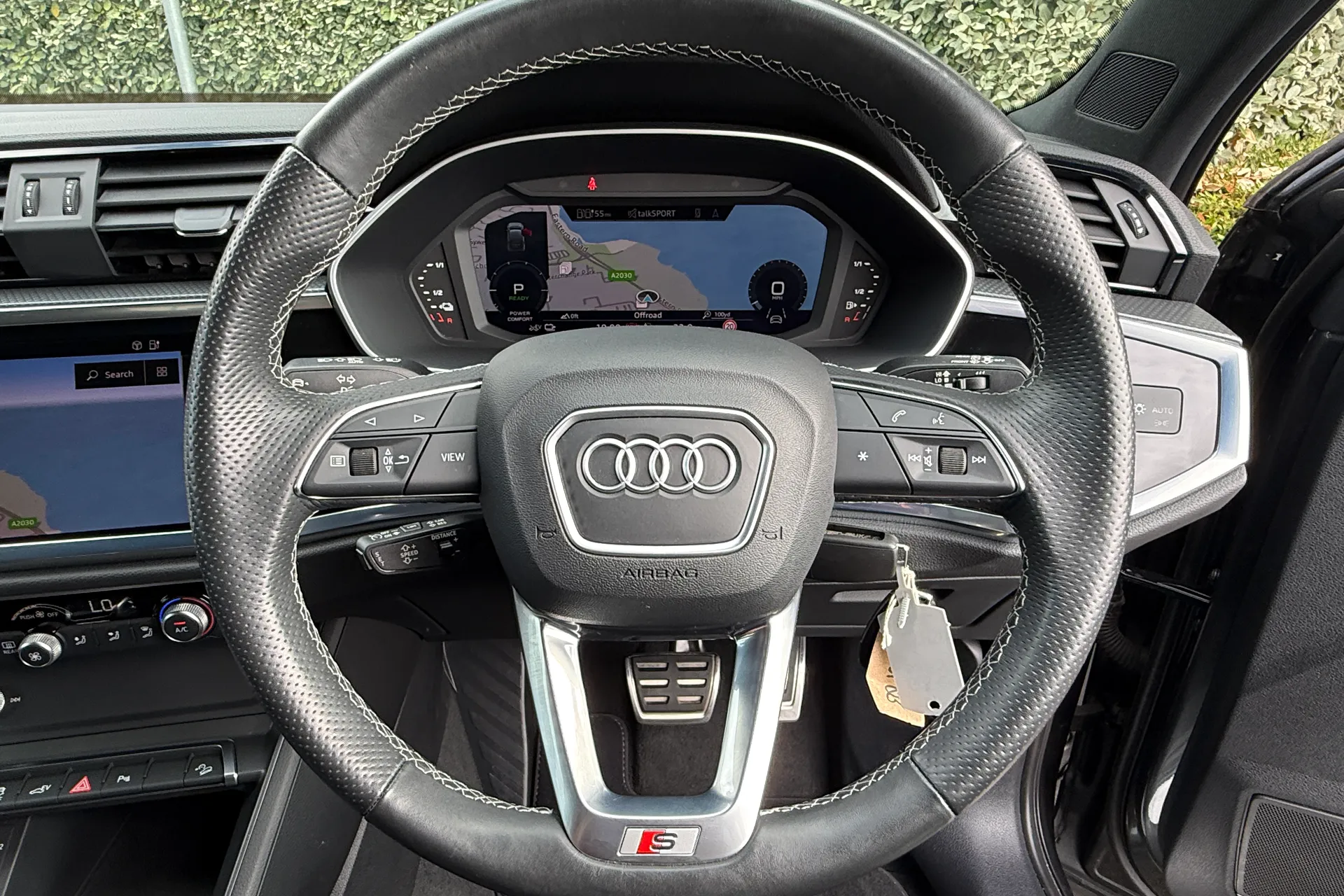 Audi Q3 thumbnail image number 14