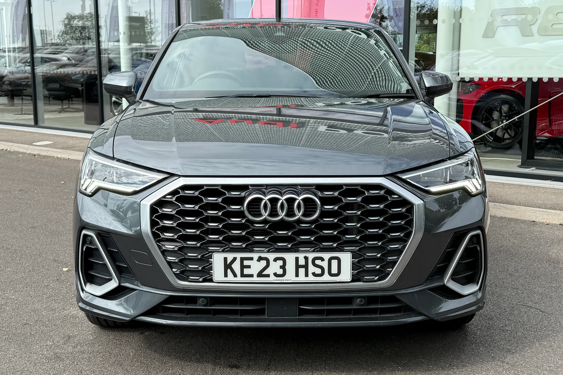 Audi Q3 thumbnail image number 11