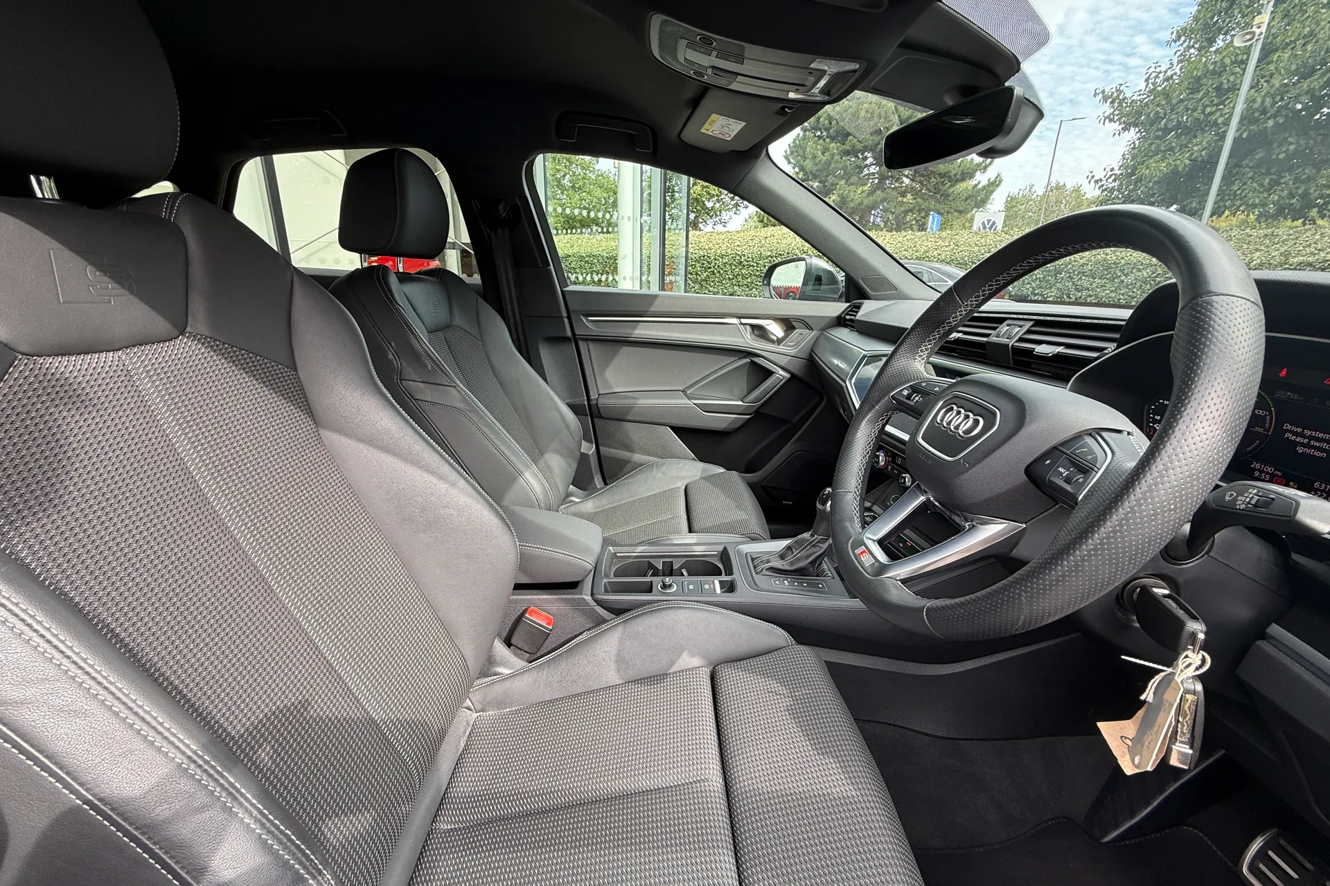Audi Q3 thumbnail image number 43