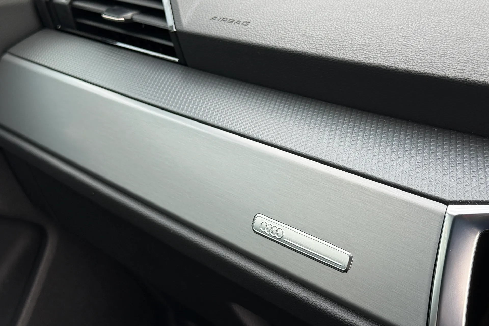 Audi Q3 thumbnail image number 49