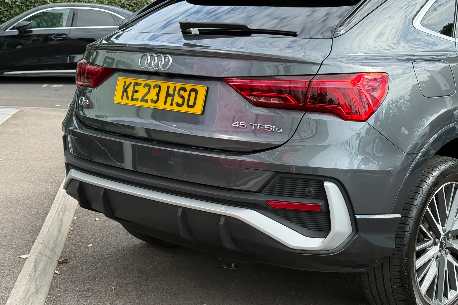 Audi Q3 thumbnail image number 21