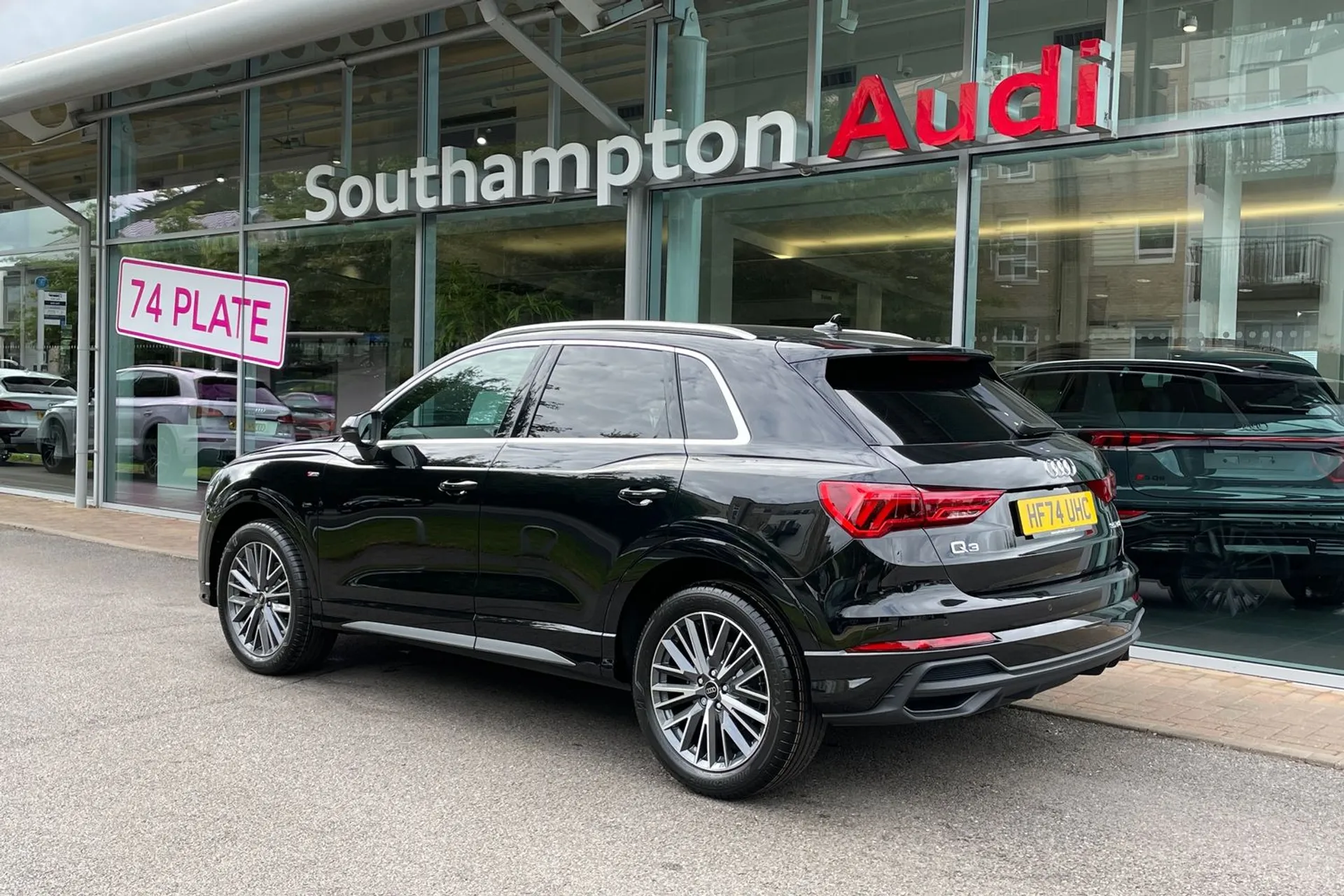 Audi Q3 thumbnail image number 7