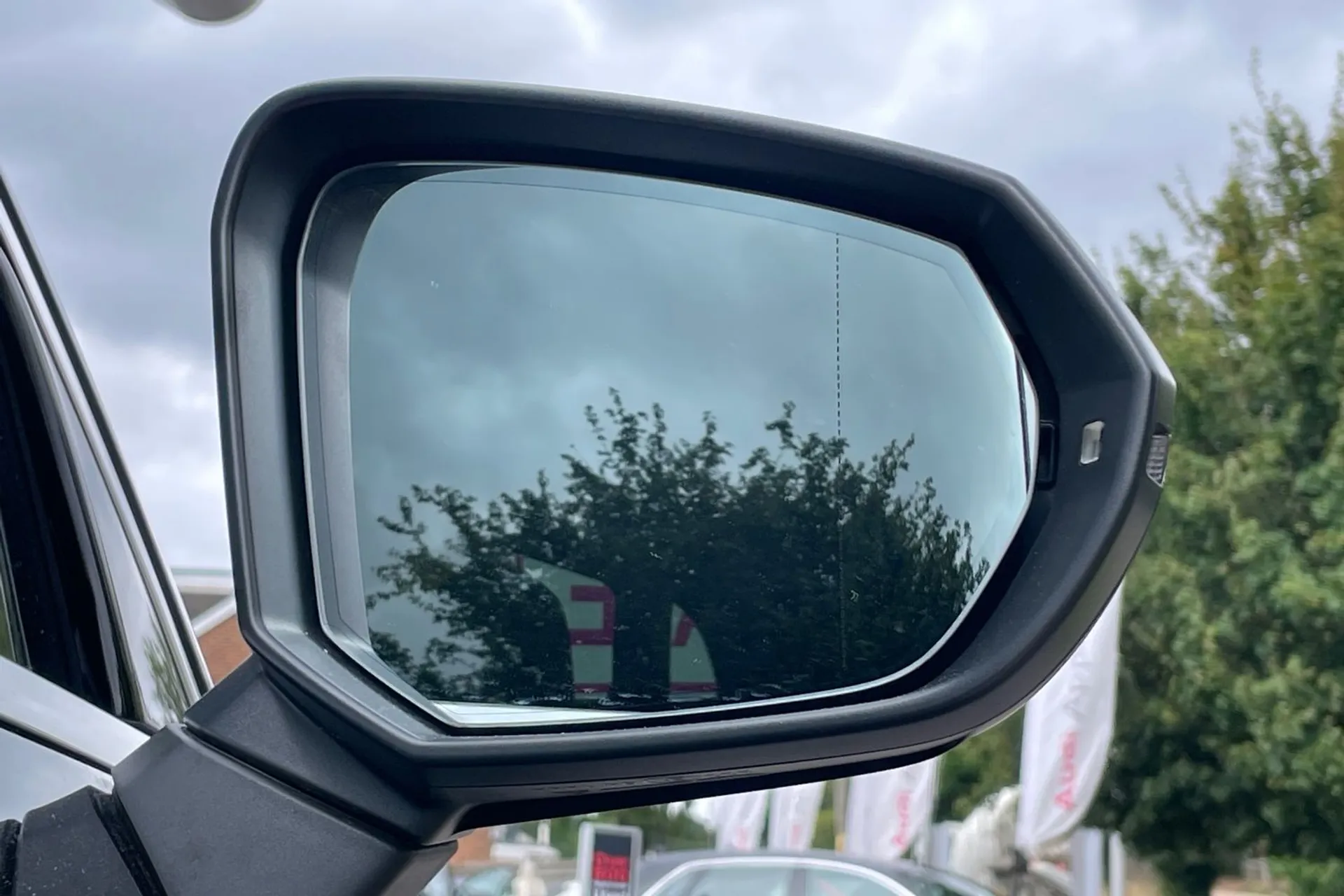 Audi Q3 thumbnail image number 48