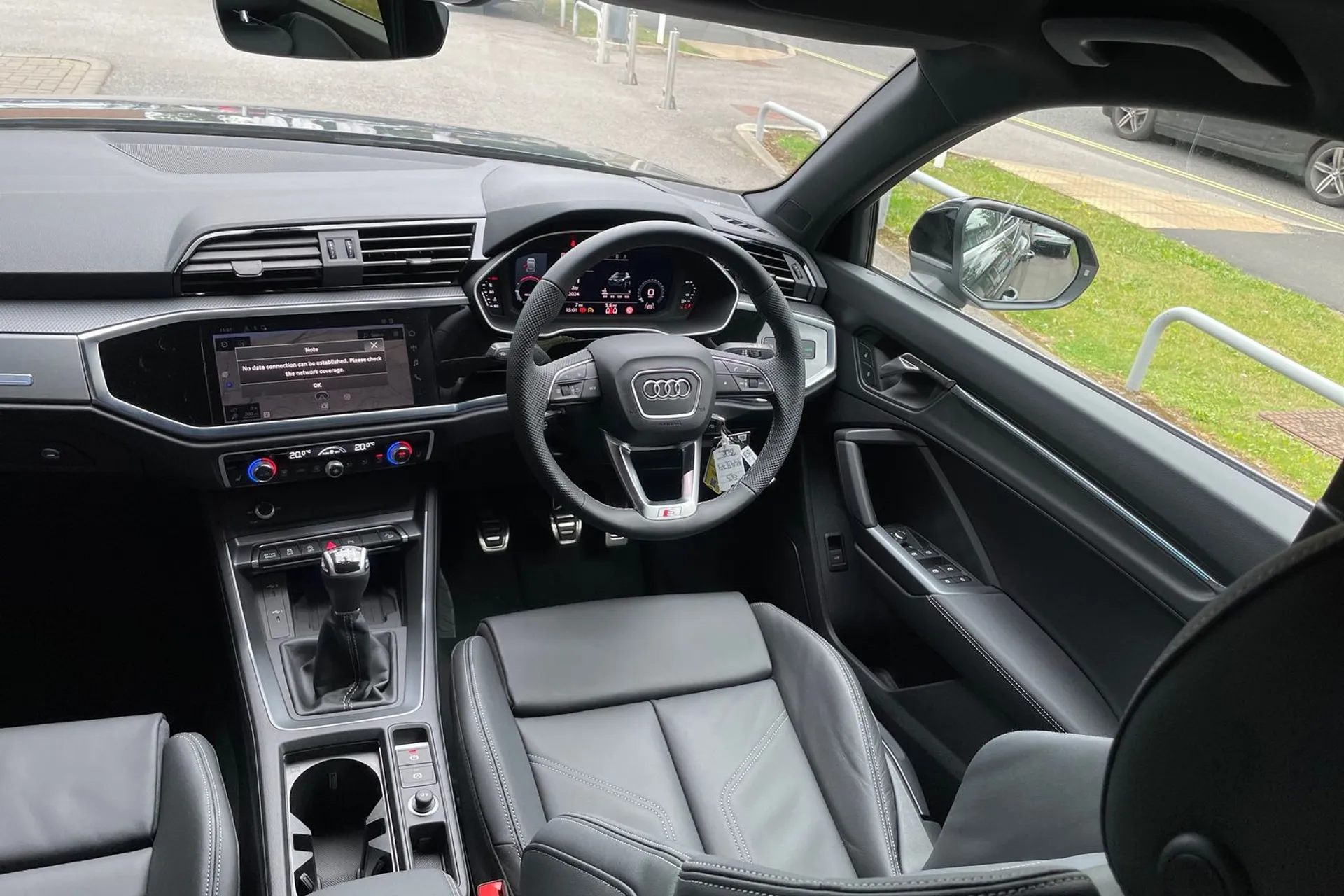 Audi Q3 thumbnail image number 32