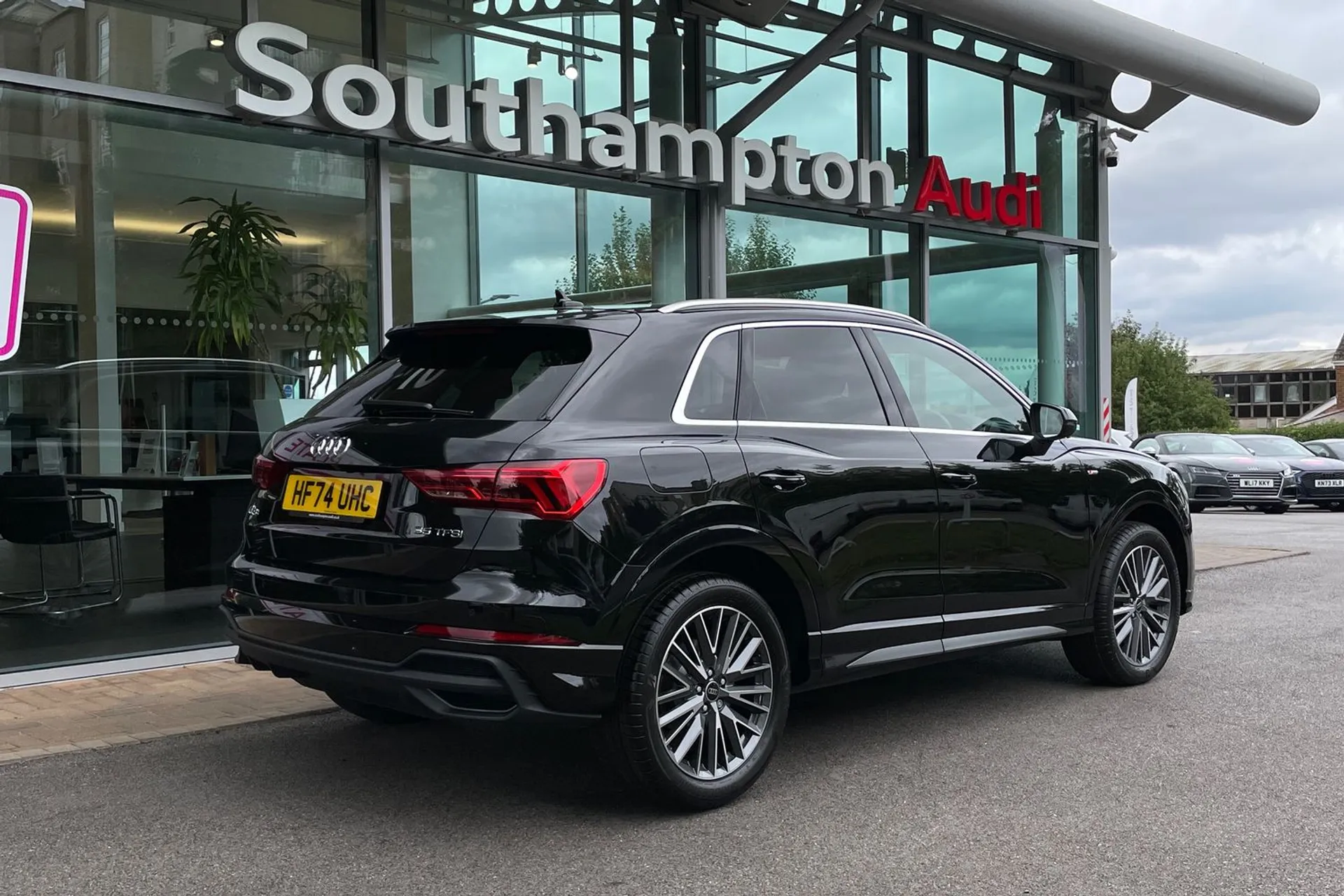 Audi Q3 thumbnail image number 5
