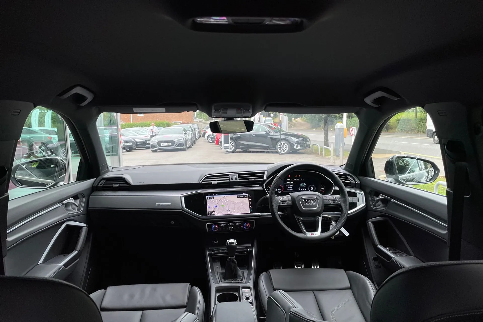 Audi Q3 thumbnail image number 3