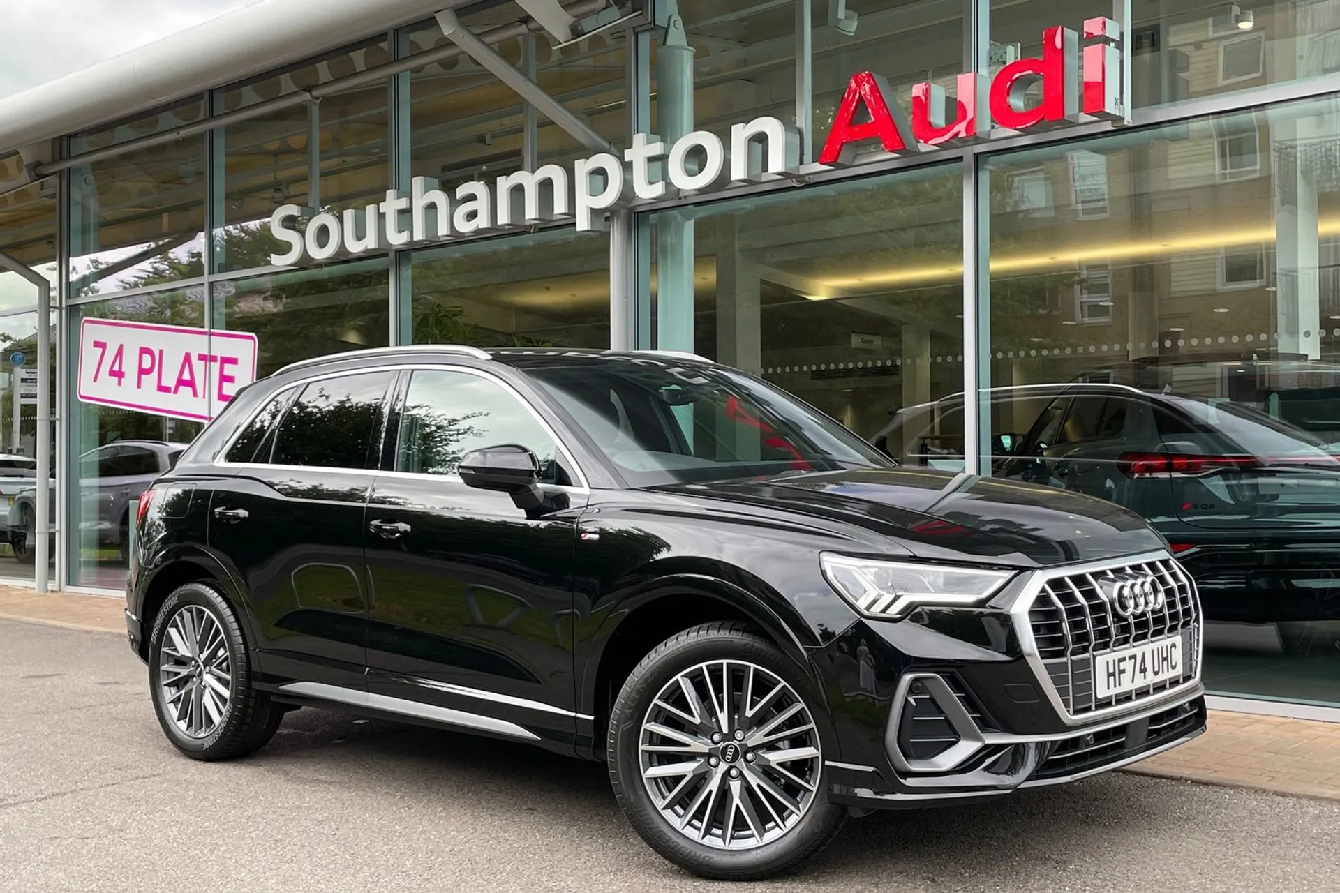 Audi Q3 focused image