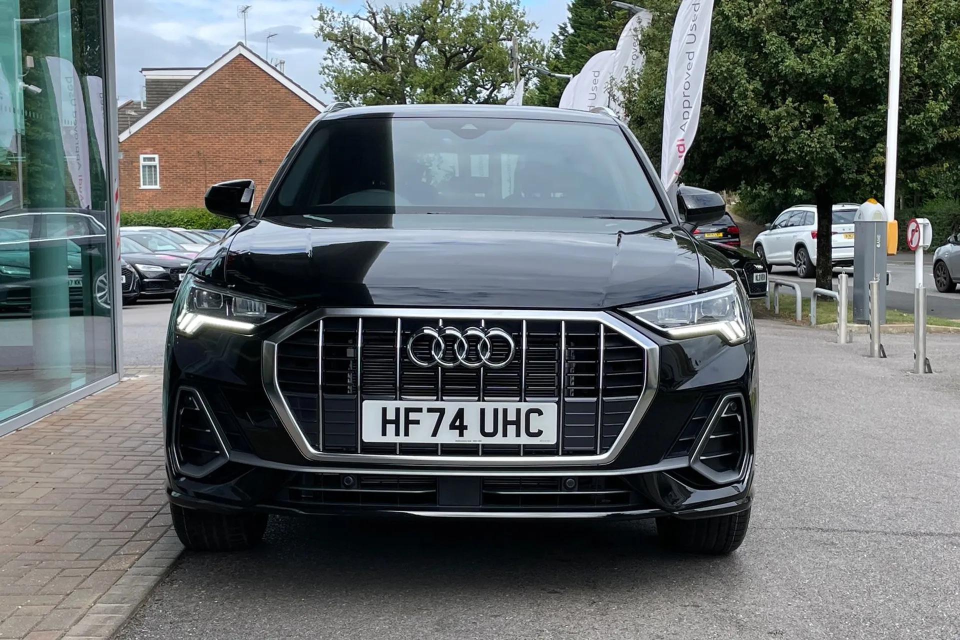 Audi Q3 thumbnail image number 10