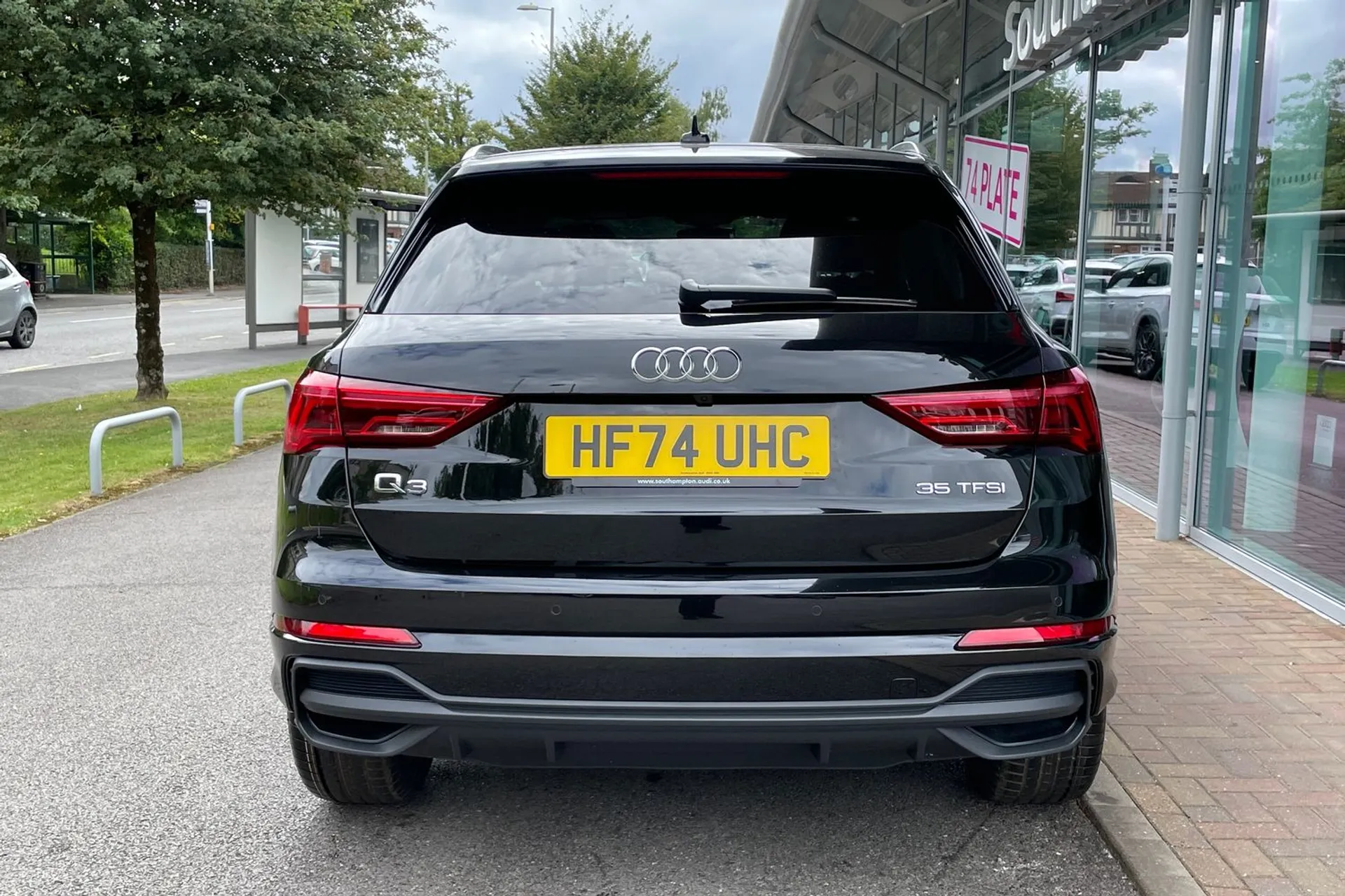 Audi Q3 thumbnail image number 6