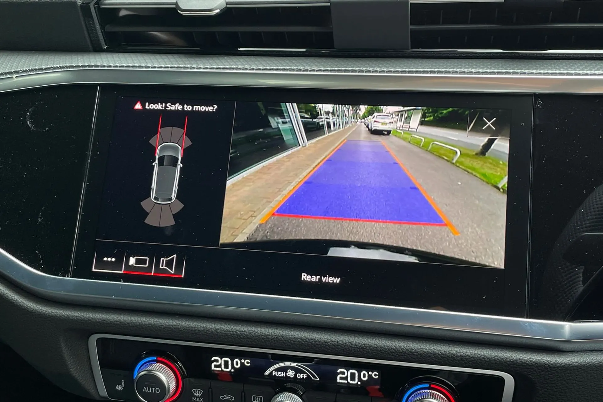 Audi Q3 thumbnail image number 37