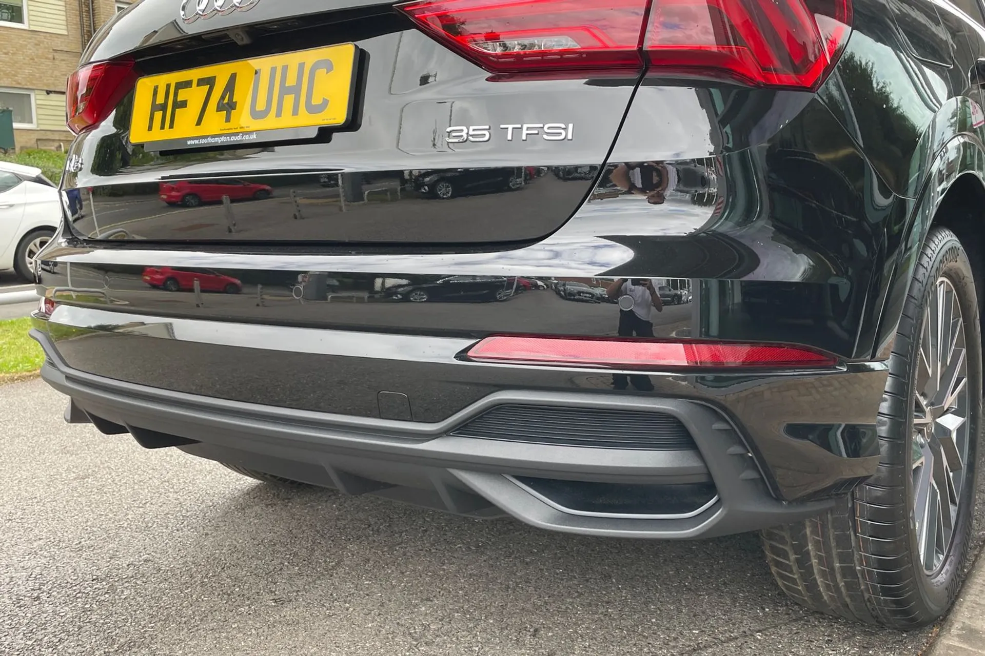 Audi Q3 thumbnail image number 16