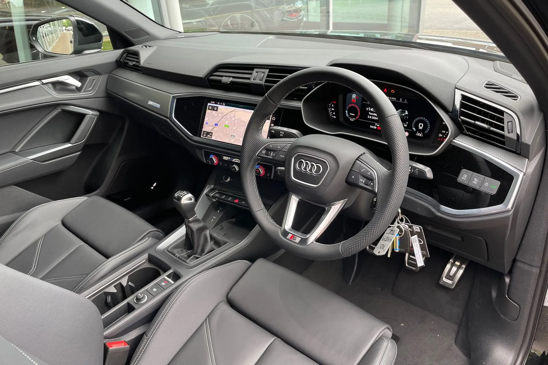 Audi Q3 thumbnail image number 25