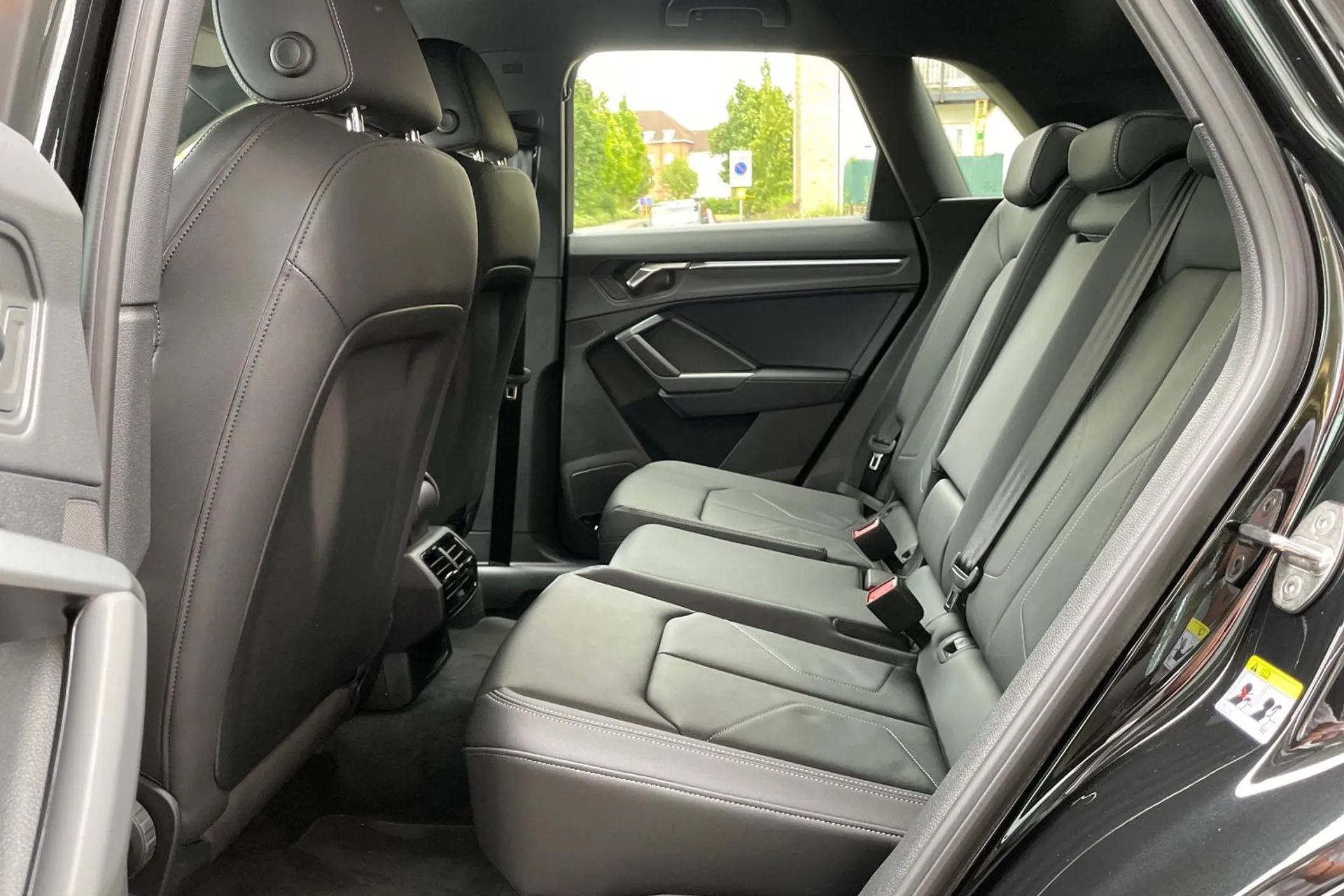 Audi Q3 thumbnail image number 29