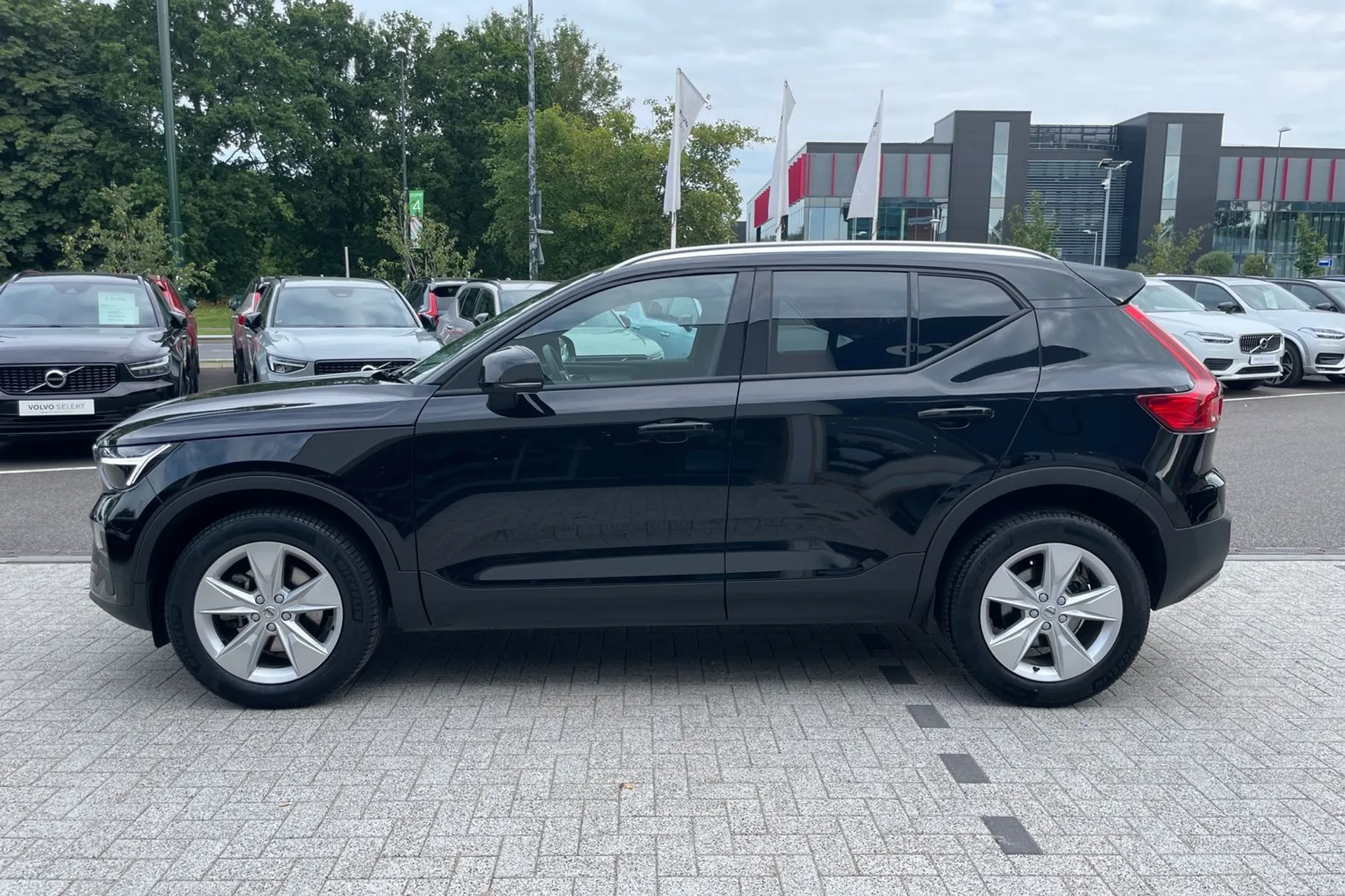 Volvo XC40 thumbnail image number 9