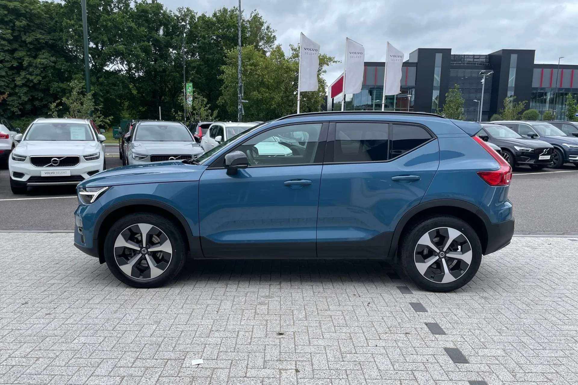 Volvo XC40 thumbnail image number 9