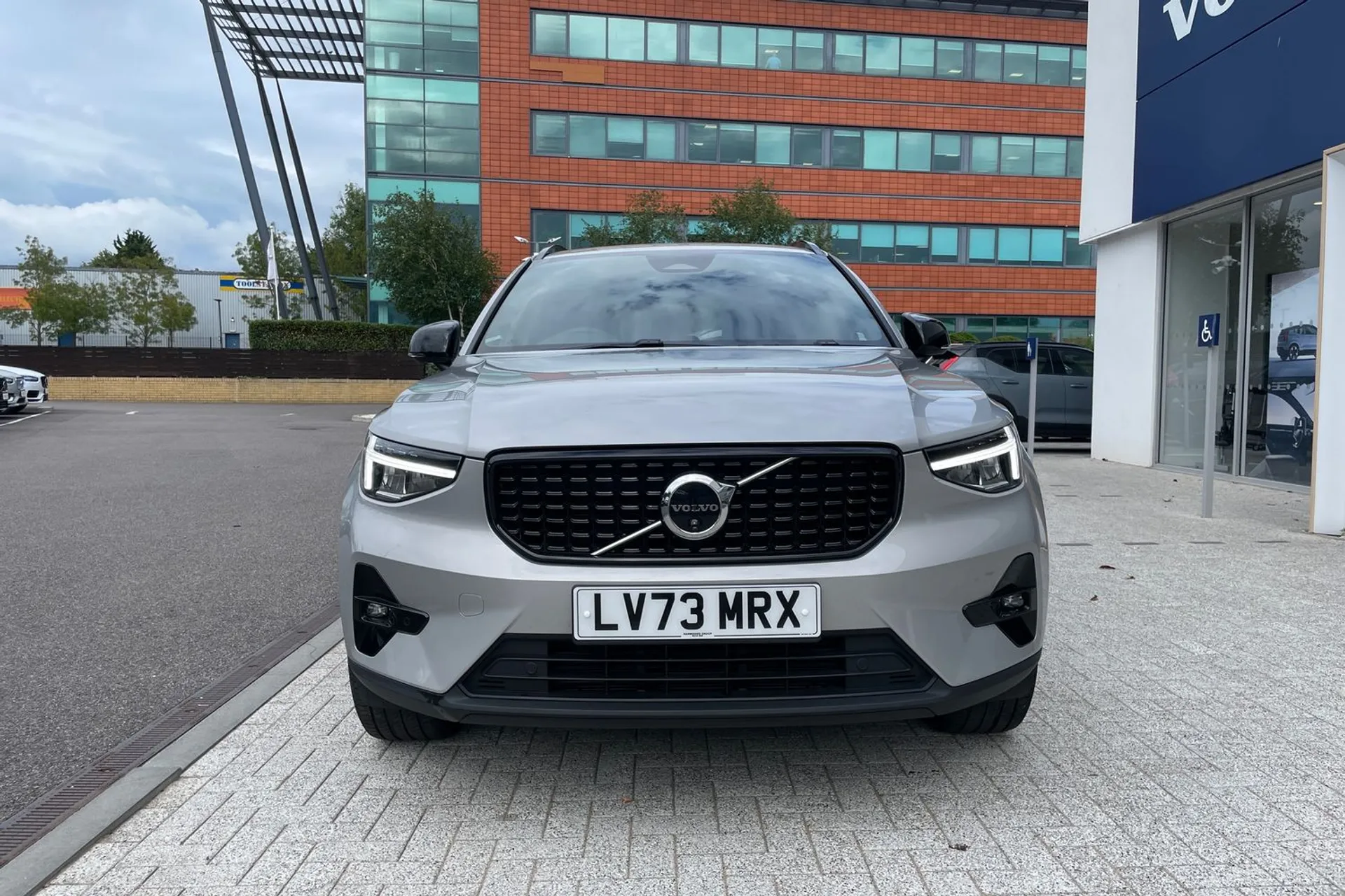 Volvo XC40 thumbnail image number 11