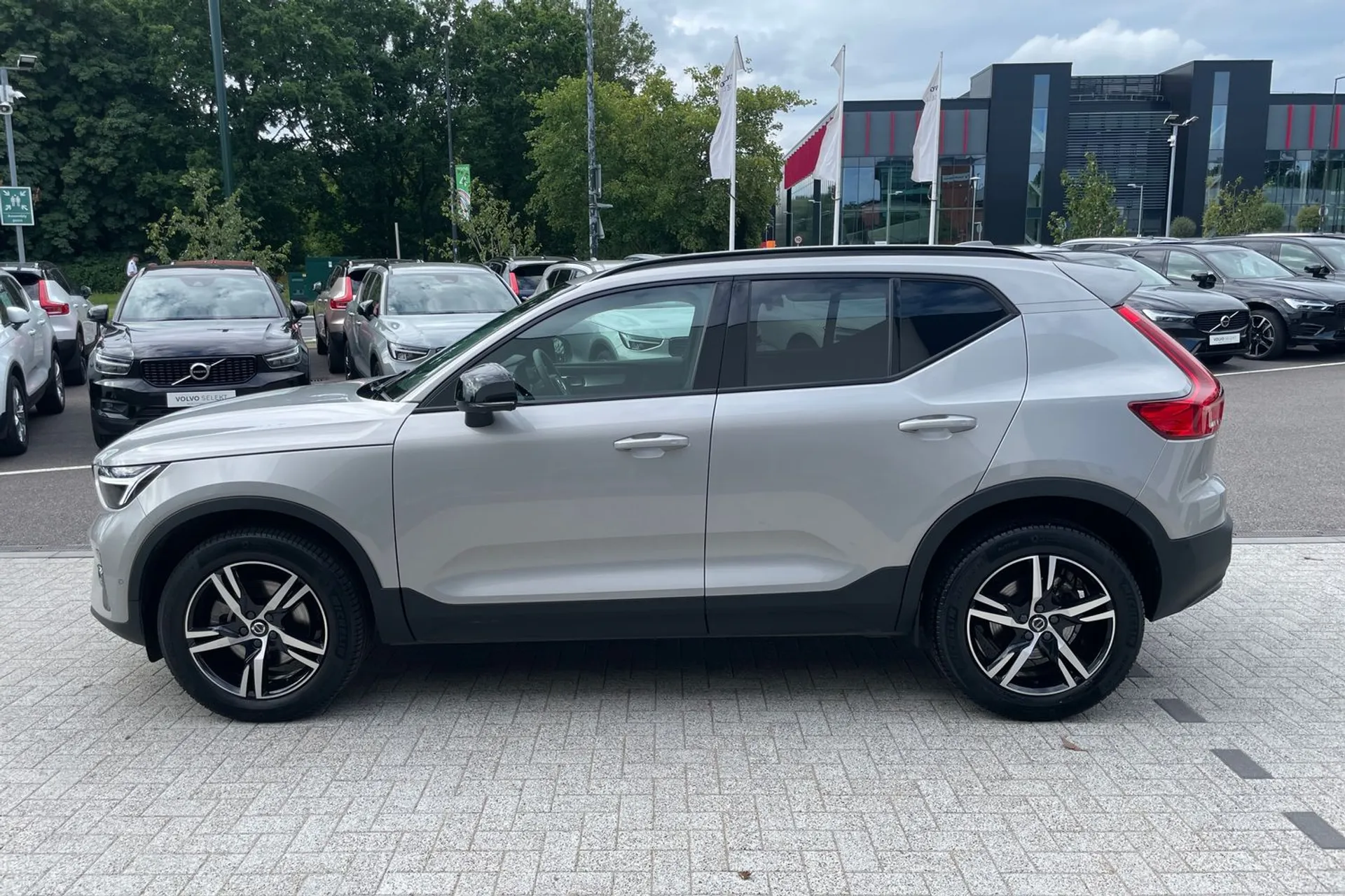 Volvo XC40 thumbnail image number 9