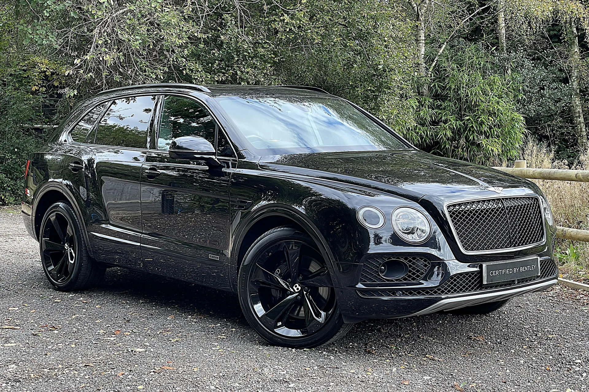 Bentley BENTAYGA focused image