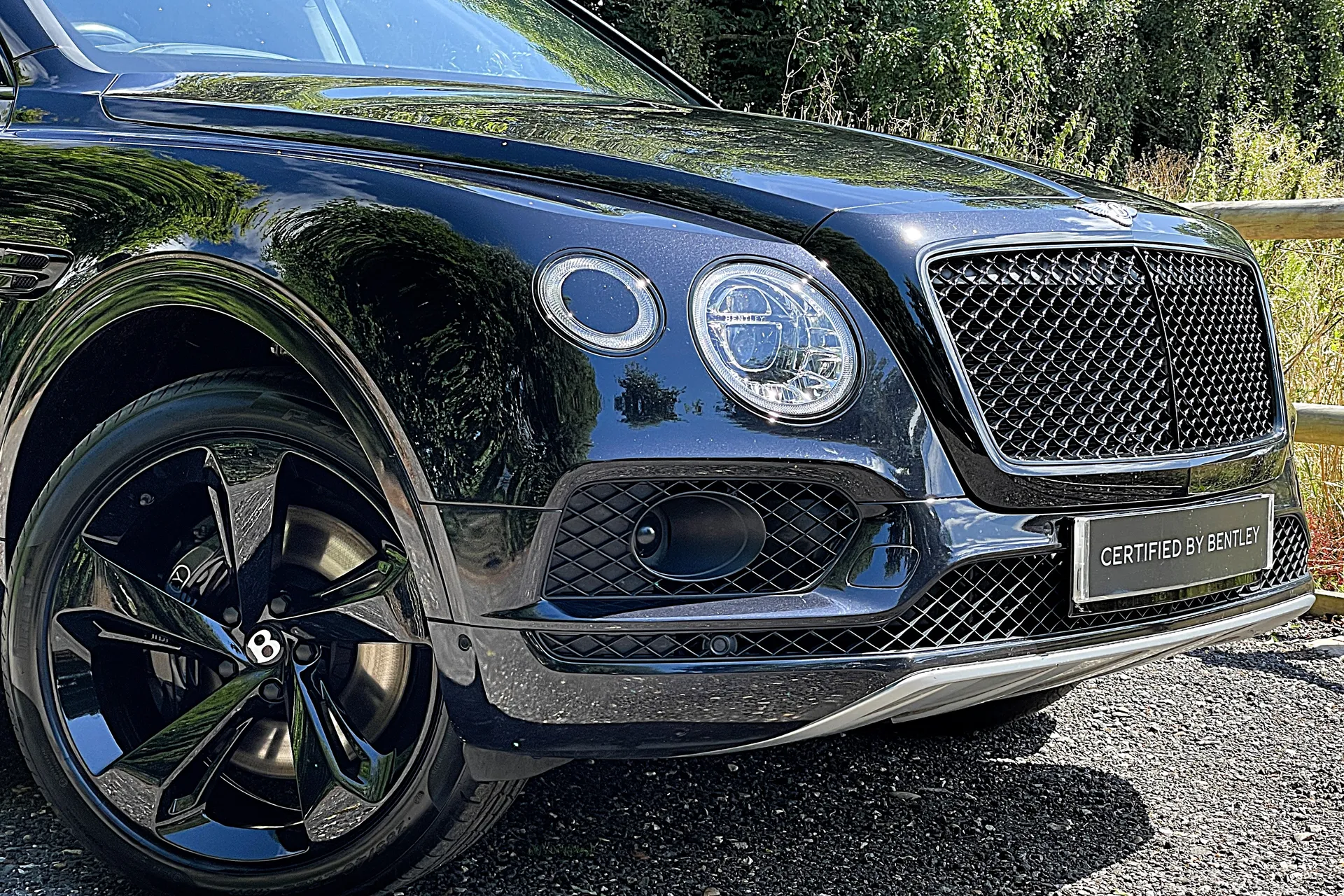 Bentley BENTAYGA thumbnail image number 6