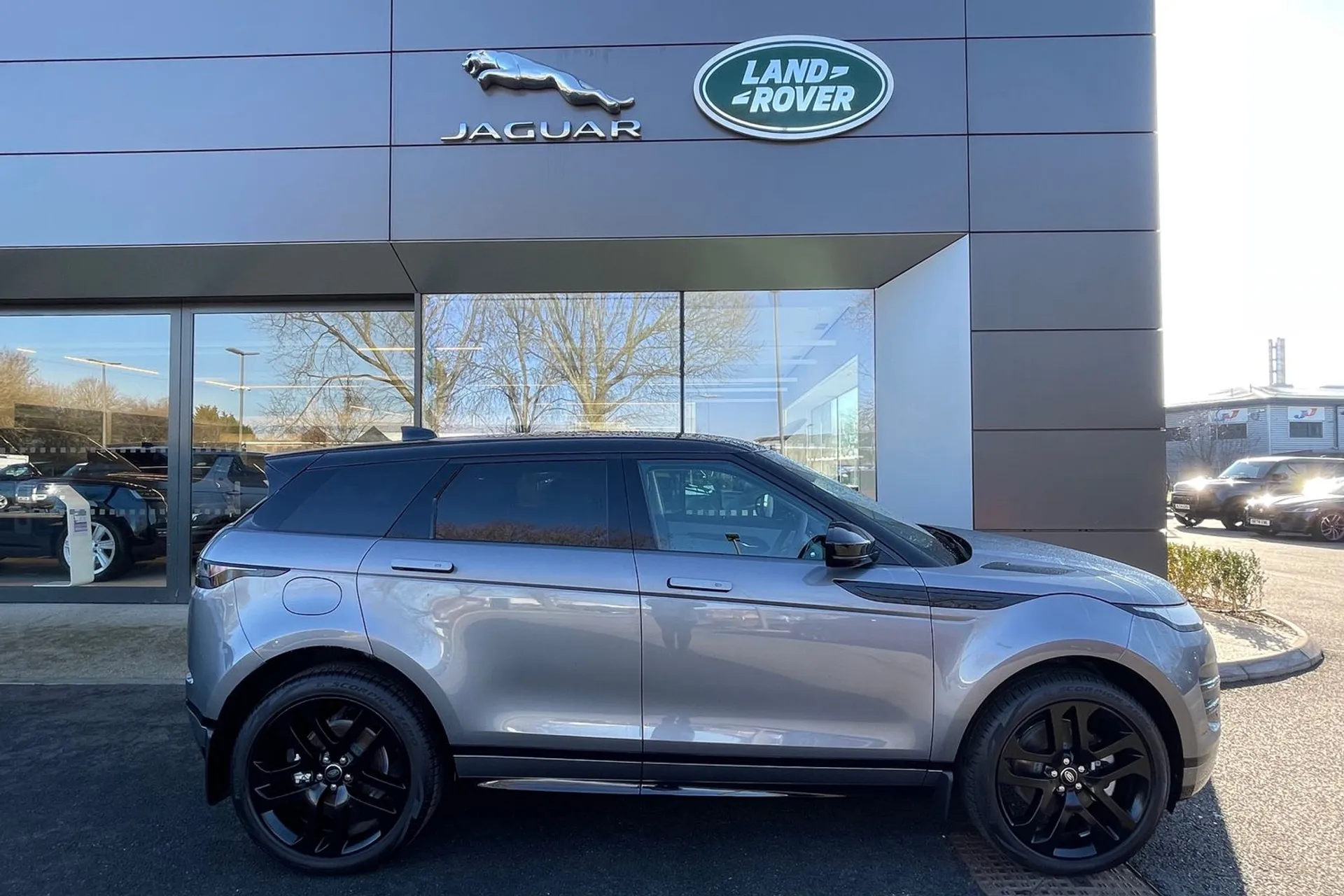 LAND ROVER RANGE ROVER EVOQUE thumbnail image number 2